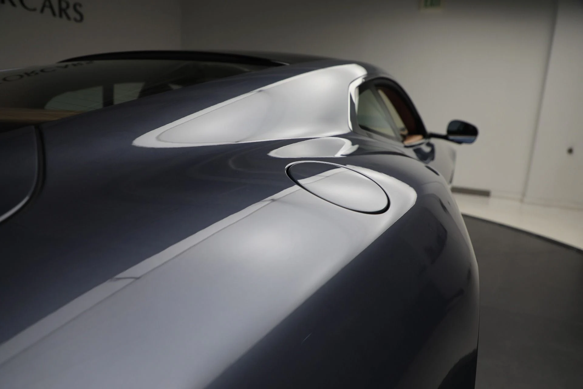 mph045_2704671788_New_2025_Aston_Martin_Vanquish_1738262341_e9c8488abd