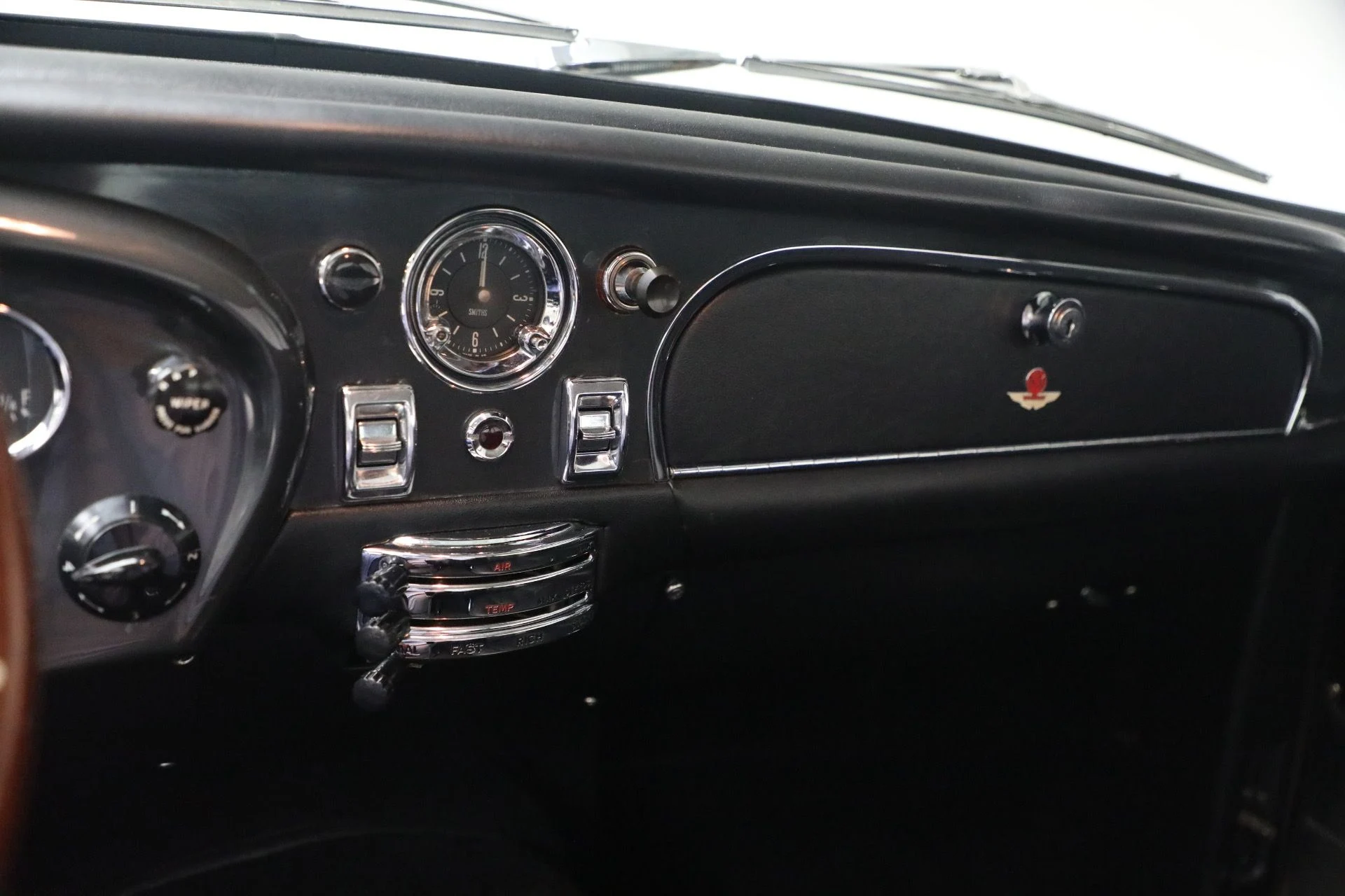 mph045_2709578861_Used_1968_Aston_Martin_DB_6_1793123624_a7e6b2f14a