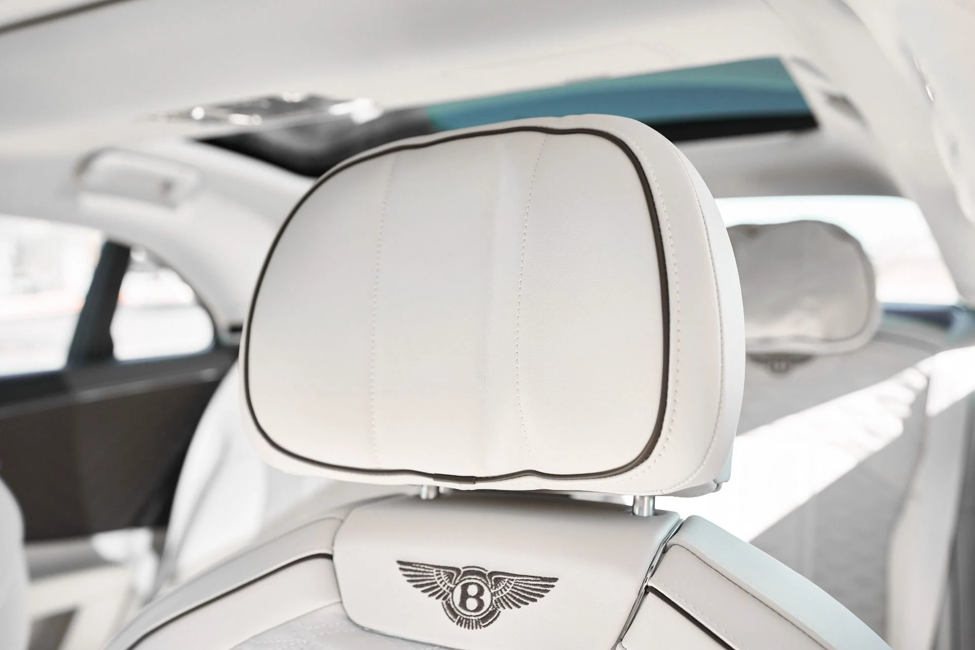 mph045_2717808821_Used_2025_Bentley_Flying_Spur_Speed_1762569236_0e5a98f21c