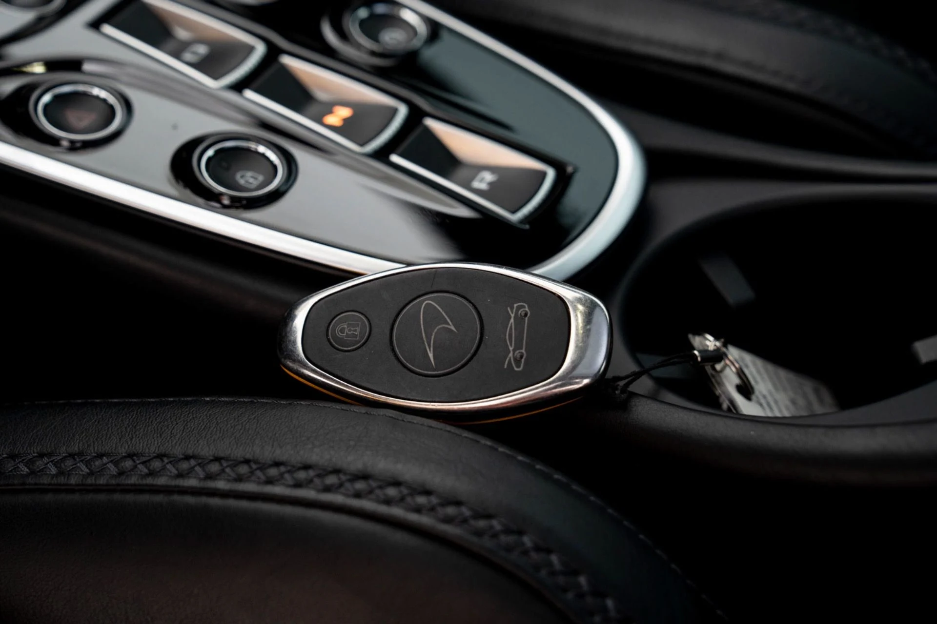 mph045_275615284_Used_2023_Mc_Laren_GT_1774627653_1af3c331ee