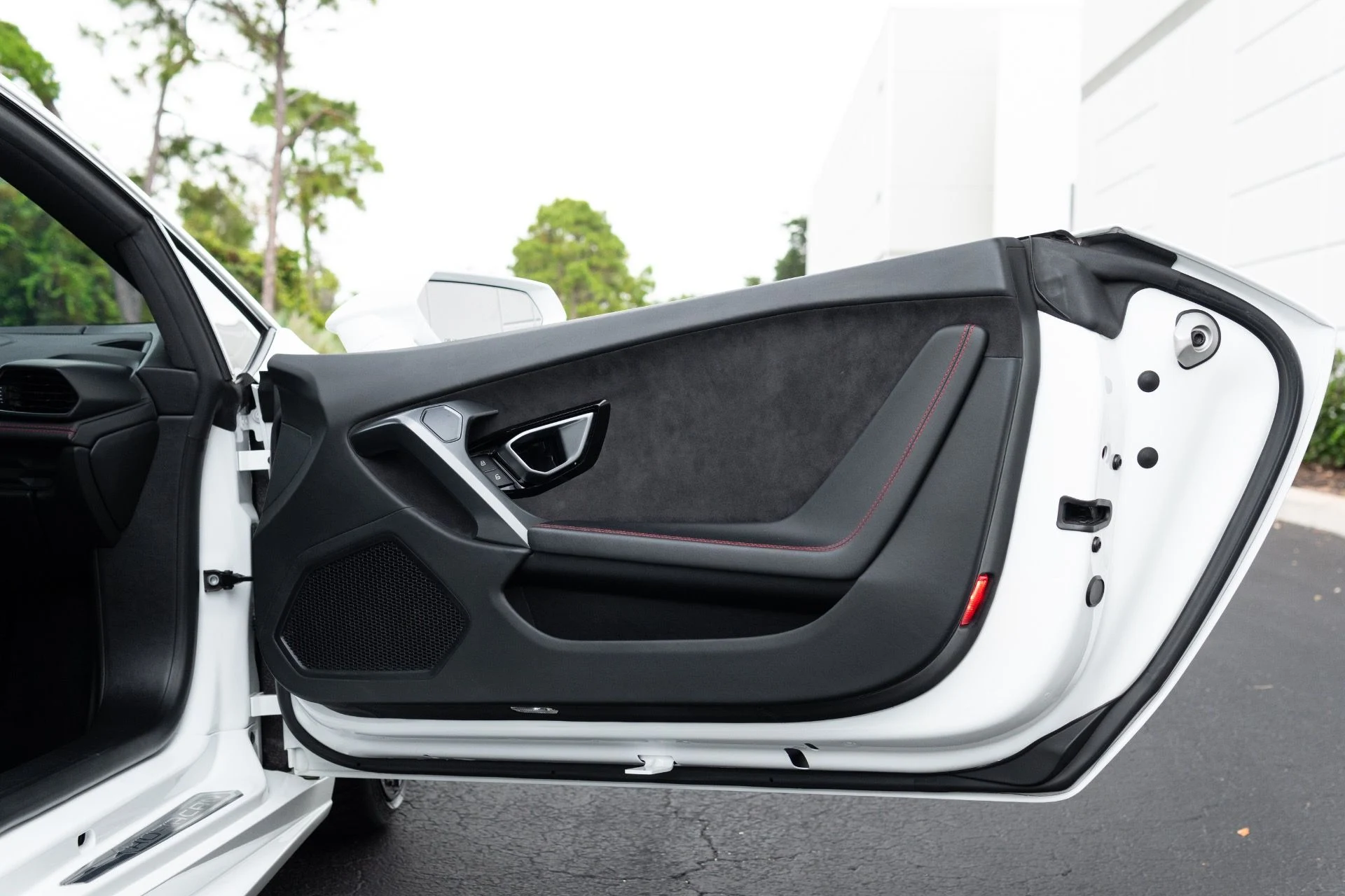 mph045_2757014454_Used_2016_Lamborghini_Huracan_LP_580_2_1778629872_a54a8346f2