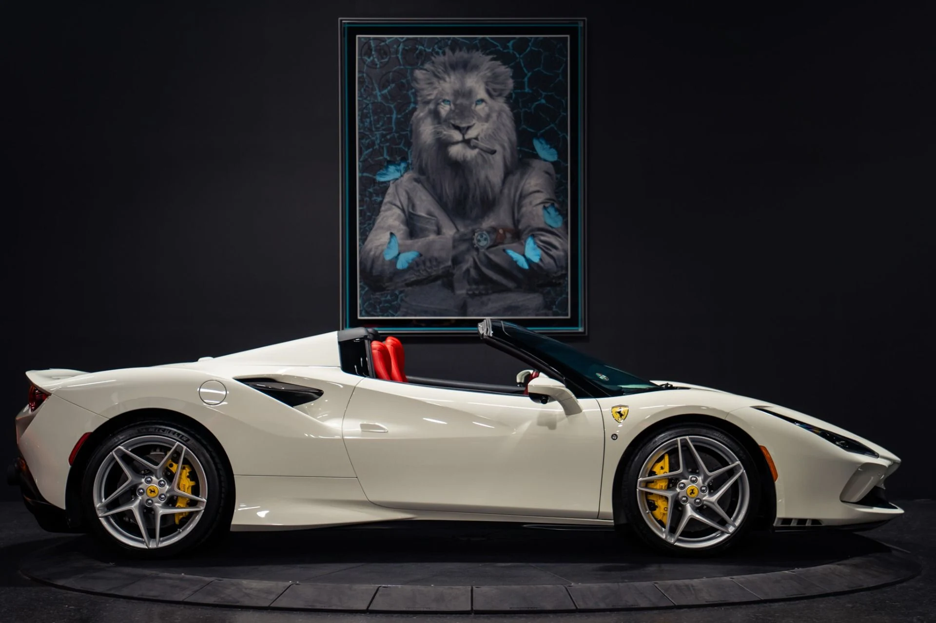 mph045_2759780516_Used_2023_Ferrari_F8_Spider_Passenger_Display_Front_Lift_1785938596_a86992a197