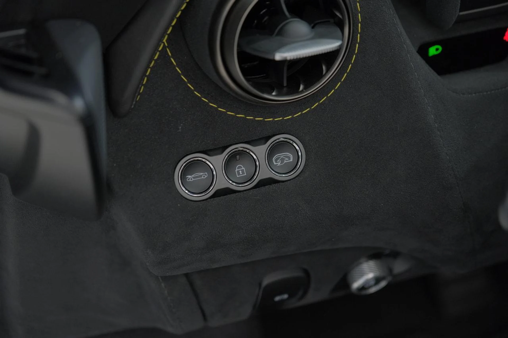 mph045_2759936830_aa7f5f4b505947a48e73f4eb2bda353e_d72580a58a