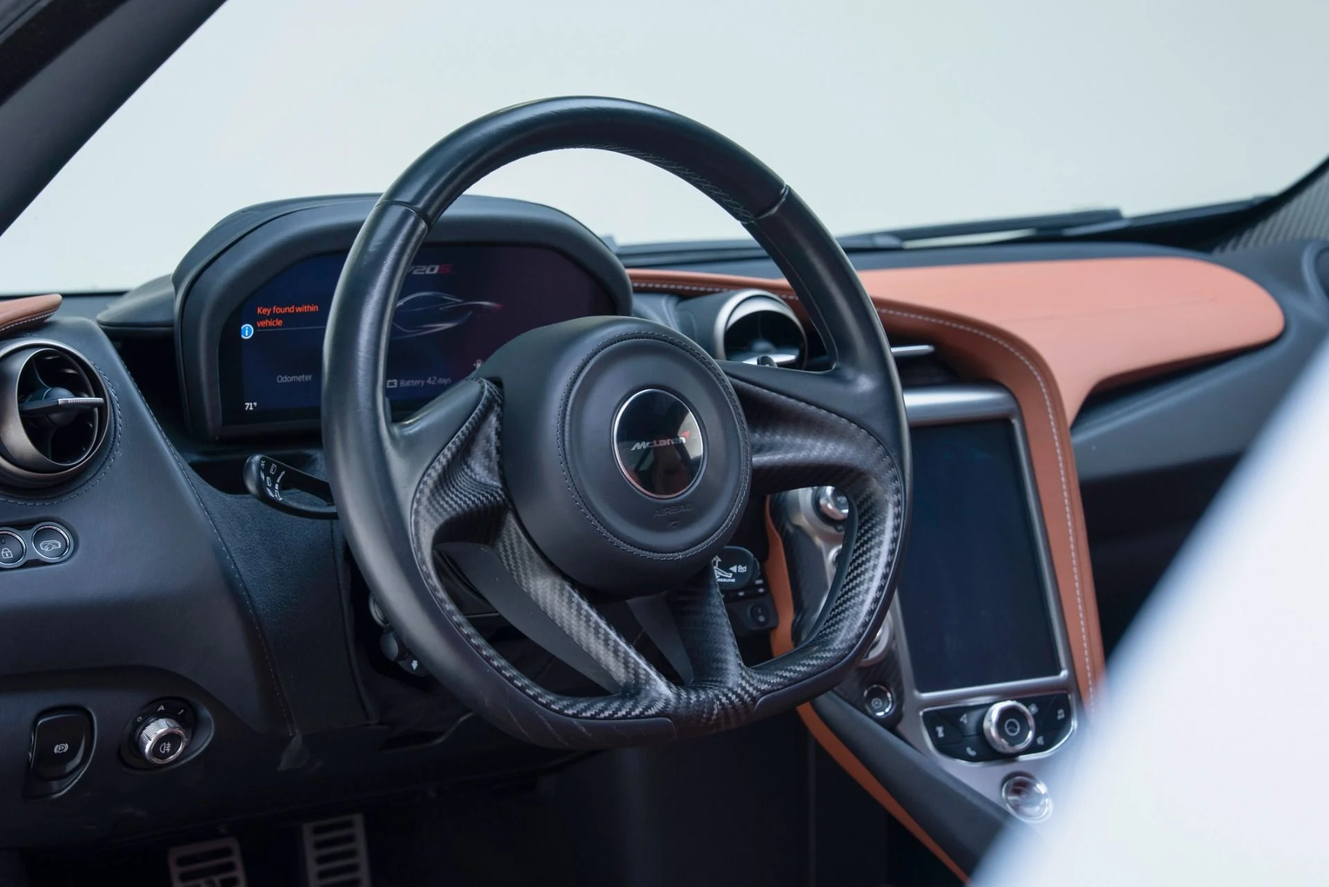 mph045_276748512_Used_2018_Mc_Laren_720_S_Performance_1779901309_dab211acd9