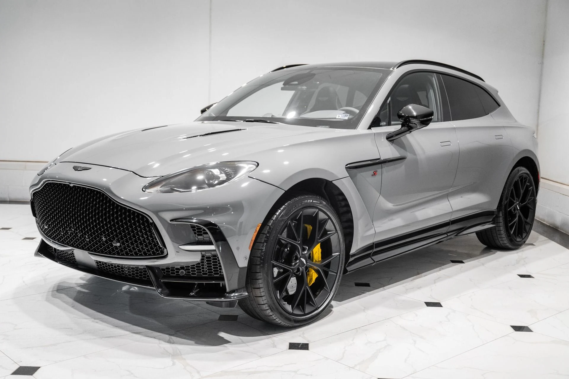mph045_279888903_New_2026_Aston_Martin_DBX_S_1778681702_be402fec5c