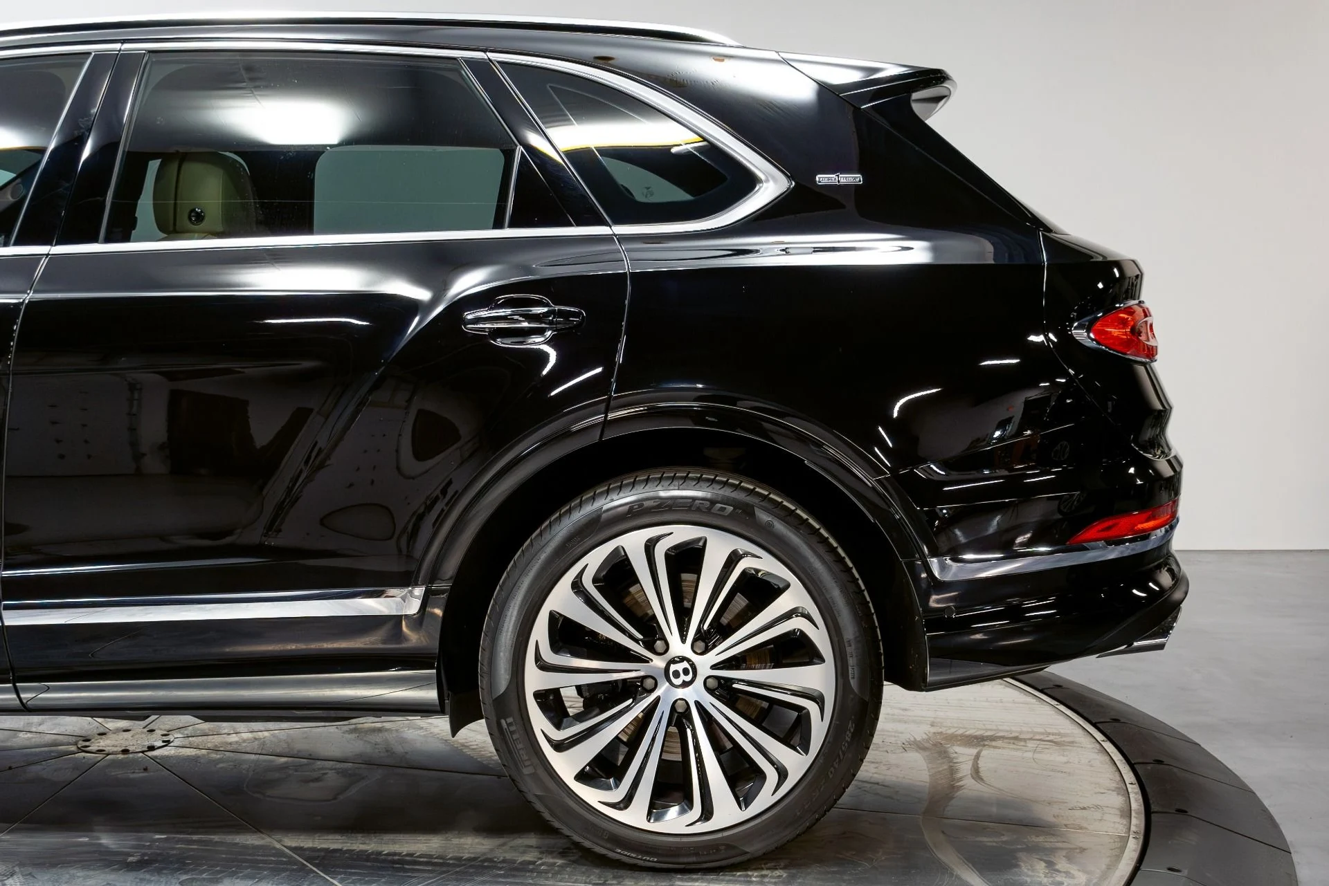 mph045_2813176957_Used_2021_Bentley_Bentayga_V8_First_Edition_1776782316_e6d622a8c7