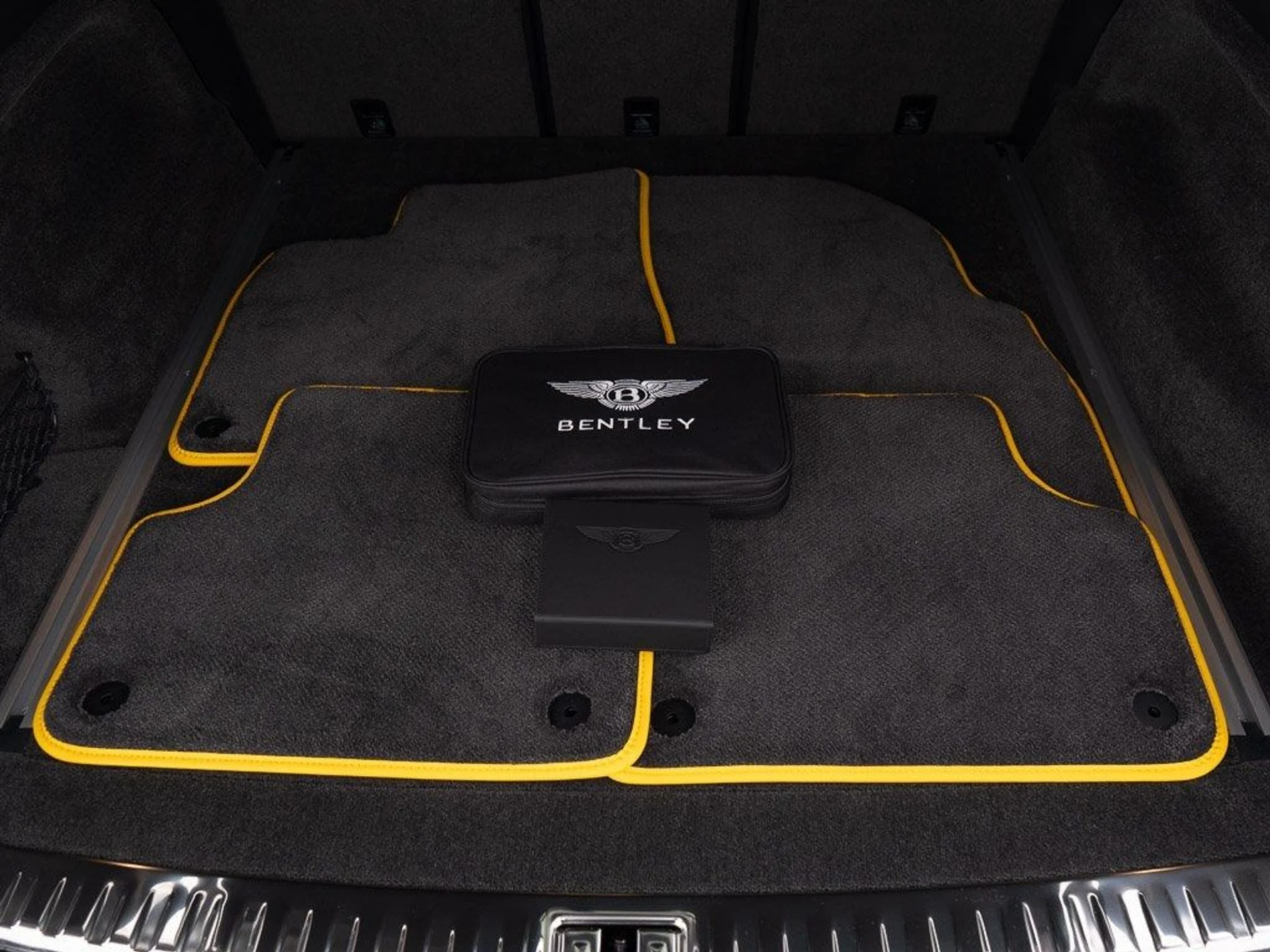 mph045_2825084955_b6b3d6ef99129779375aad764b30f8eb_548de12477