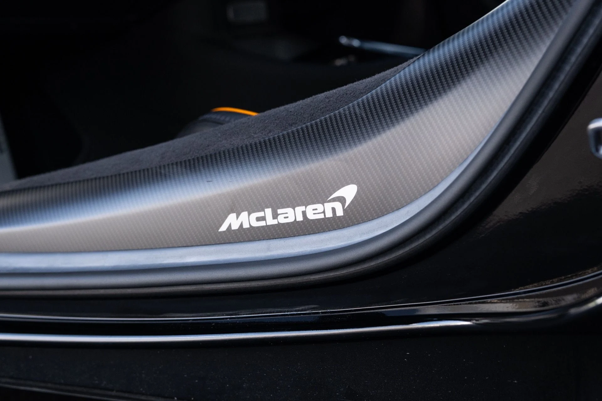 mph045_2846509746_Used_2023_Mc_Laren_Artura_1780956042_c36fb7efee