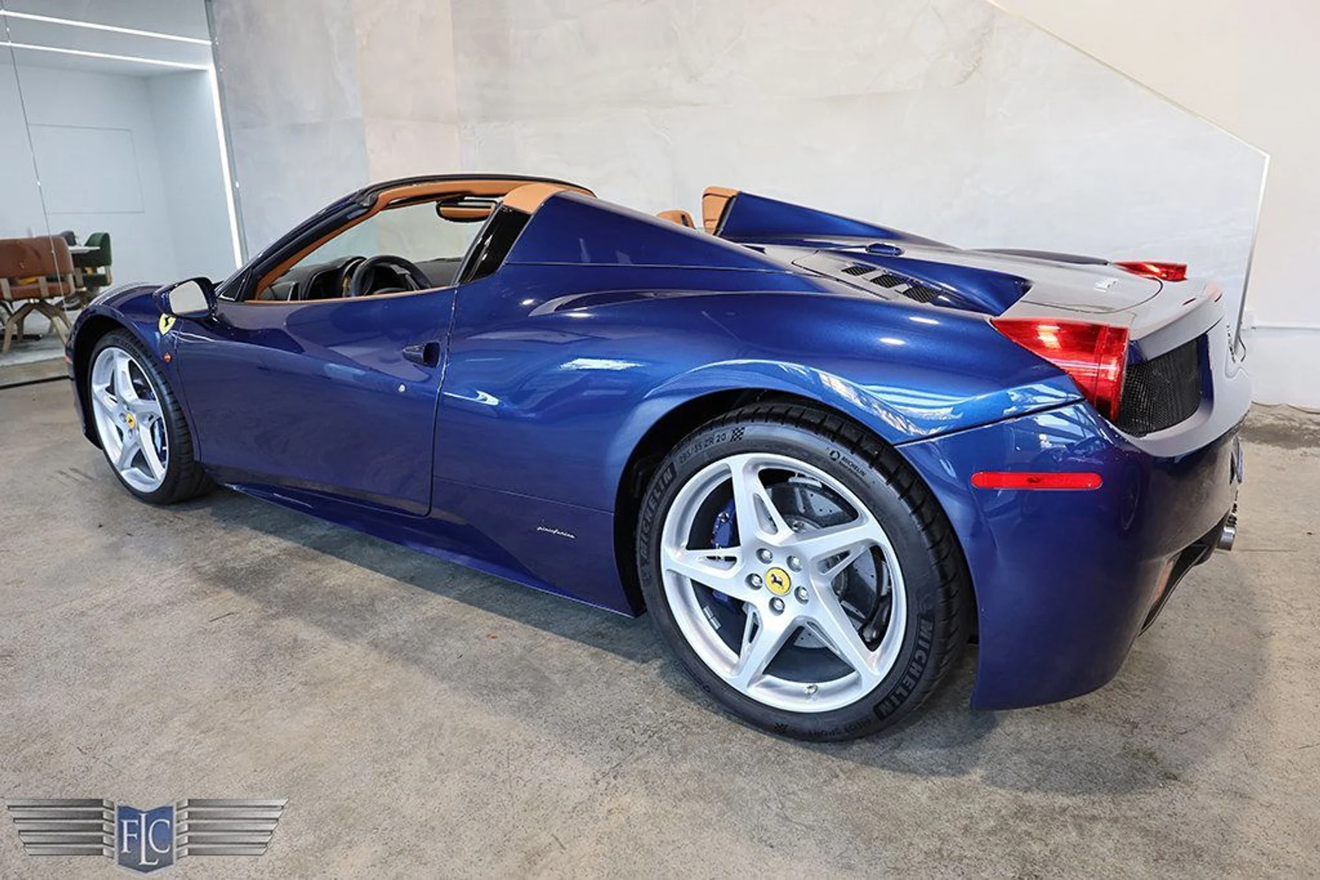 mph045_2848847332_used_2015_ferrari_458_spider_f1convertible_9689_22991784_46_1024_7b322be05e