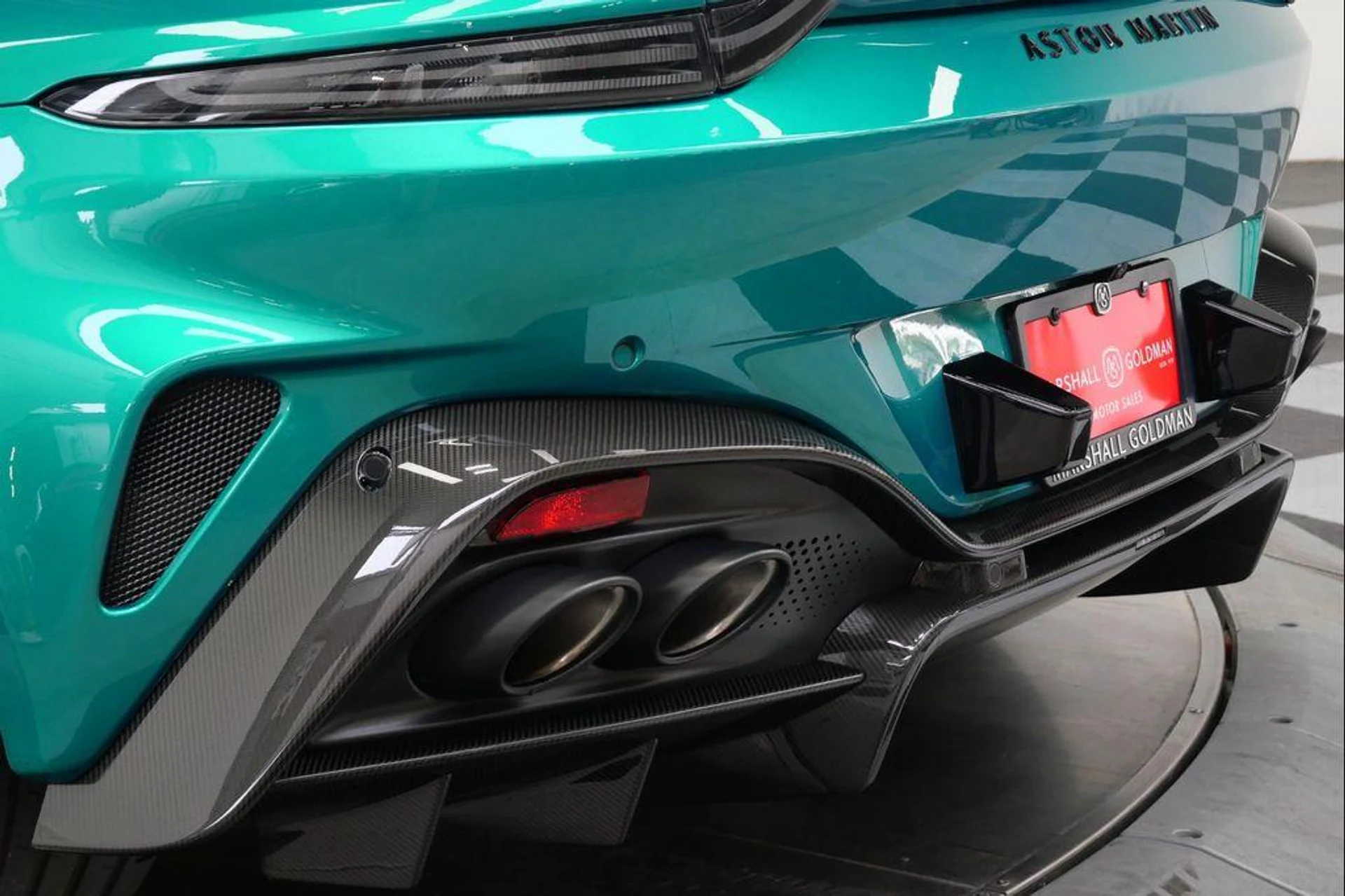 mph045_2856677957_c_Uc_I_uds_UHS_Zb_P5j7_V_Dnu_UA_Cz1_Y_384b744696