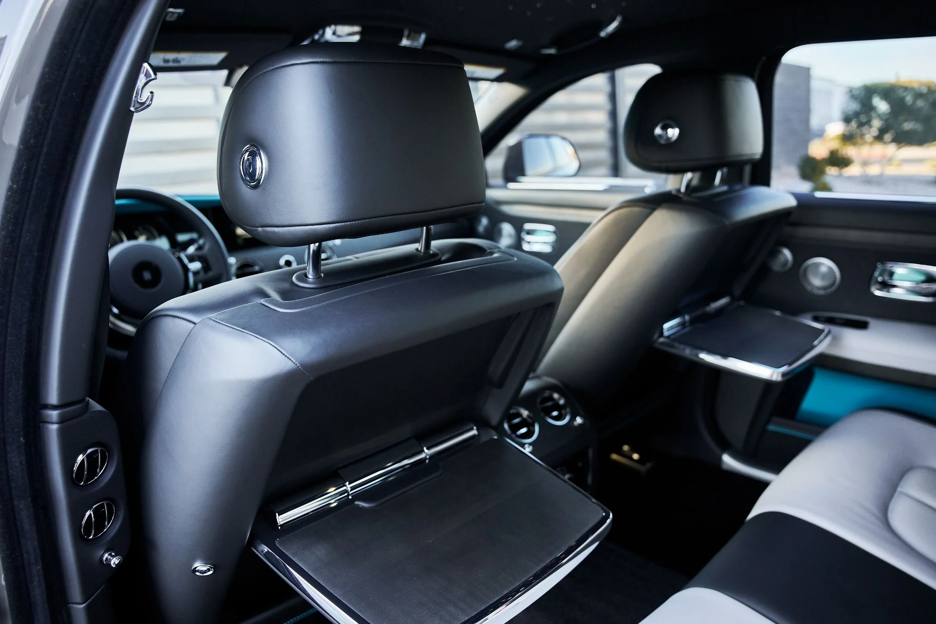 mph045_2909884214_Used_2025_Rolls_Royce_Ghost_Base_1770087456_9623661df1