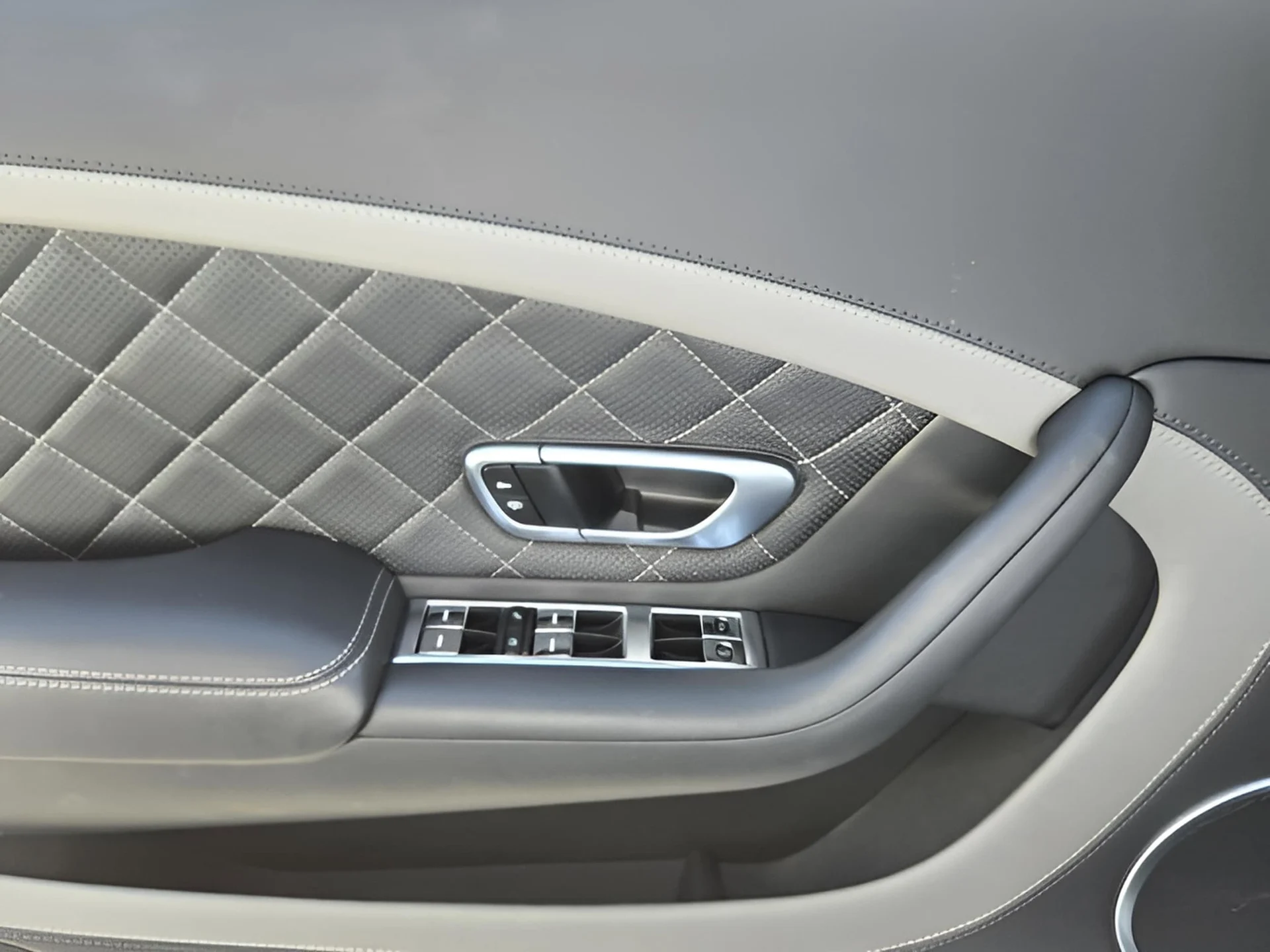 mph045_291413324_560240bd8aed6223f038898af43d337dx_239010e70d