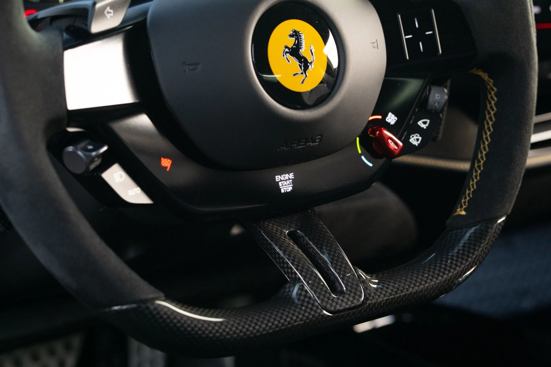mph045_2914807113_Used_2023_Ferrari_SF_90_Stradale_1780886537_2f453be376