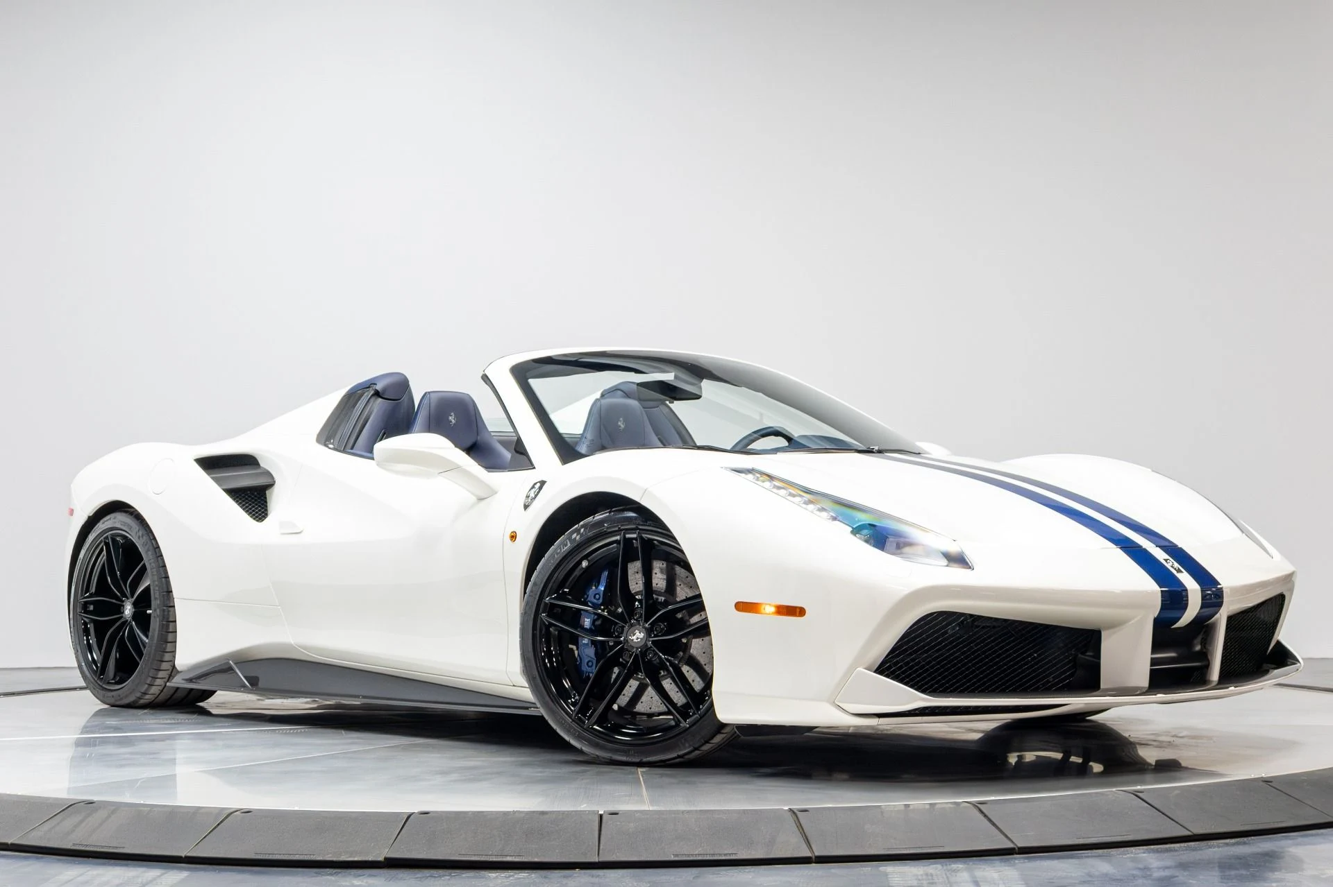 mph045_2921124850_Used_2018_Ferrari_488_Spider_1774434782_add1b80366