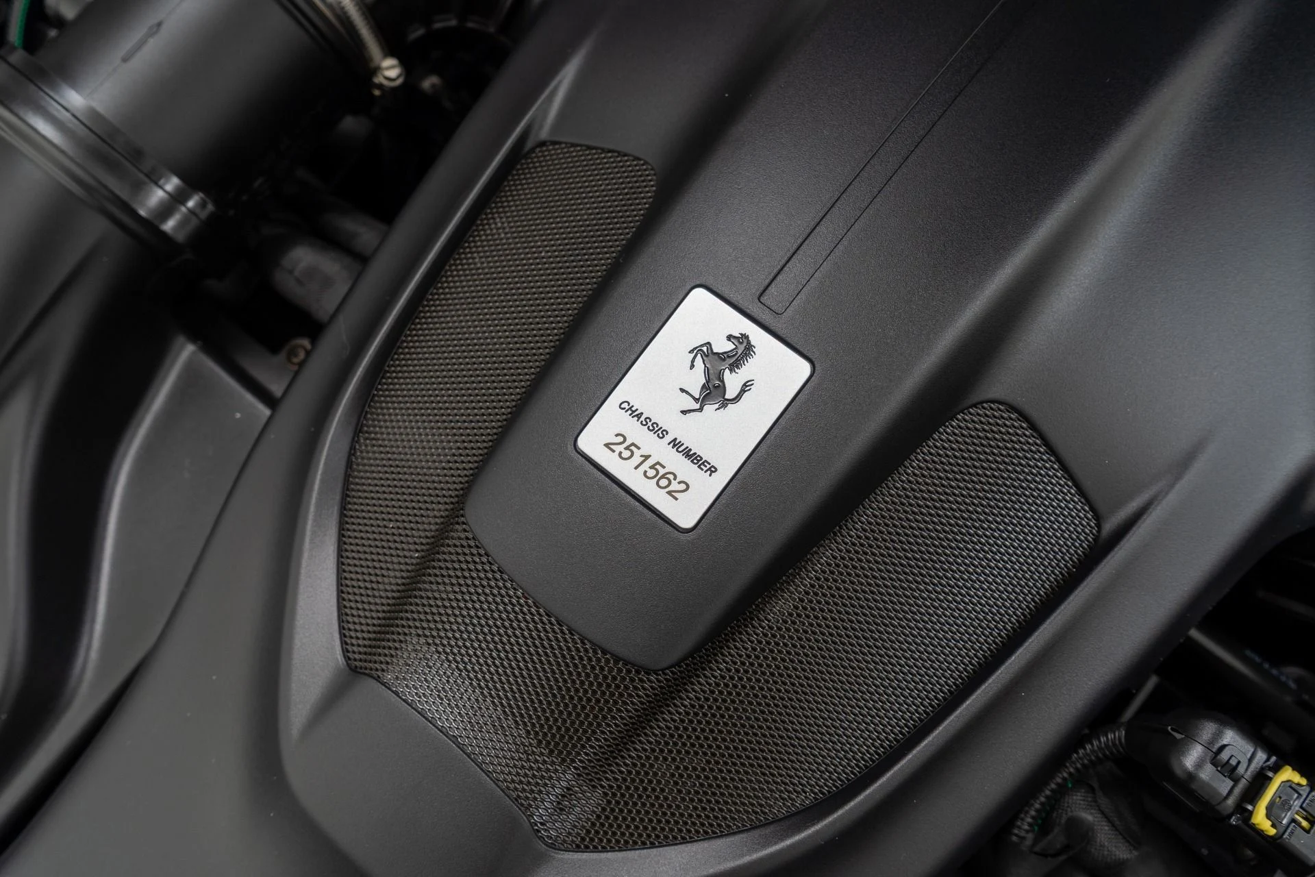 mph045_2945031507_Used_2020_Ferrari_Portofino_Lots_of_Interior_Carbon_Square_Quilting_Magneride_Suspension_1763996776_f272943305