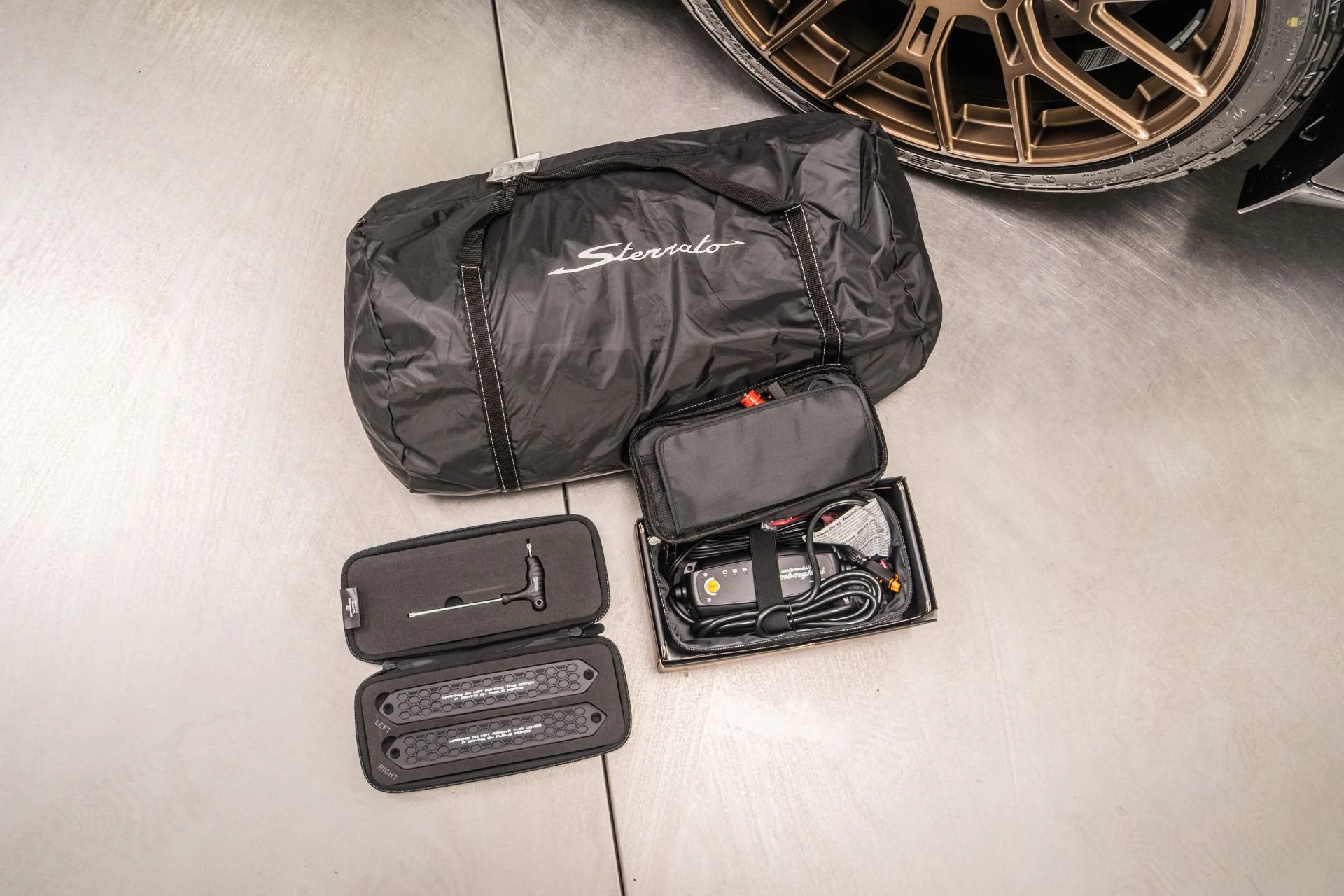 mph045_295407567_Used_2024_Lamborghini_Huracan_Sterrato_1762382893_342bd9aaaa