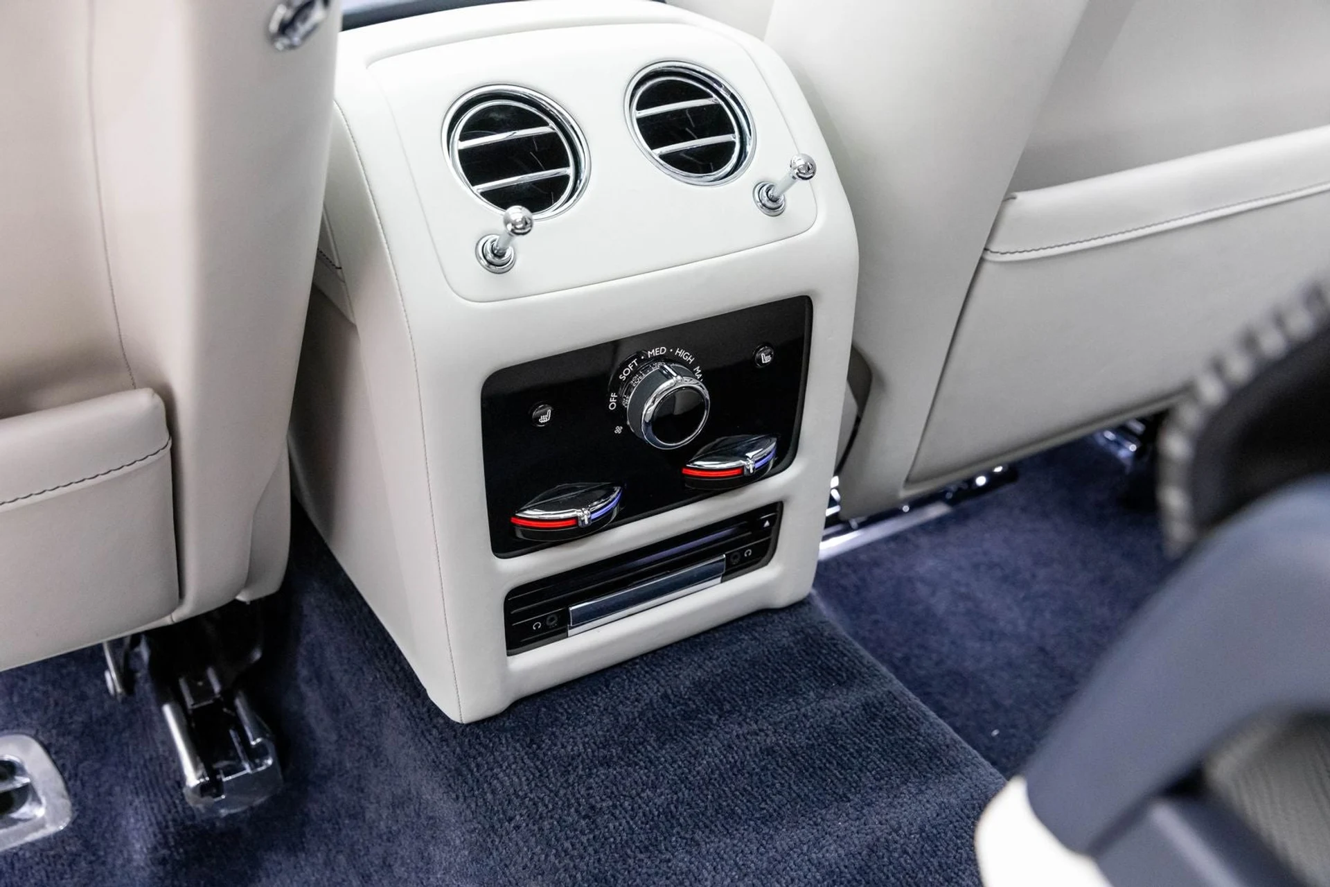 mph045_2960954015_46_b0b4c7cf0e