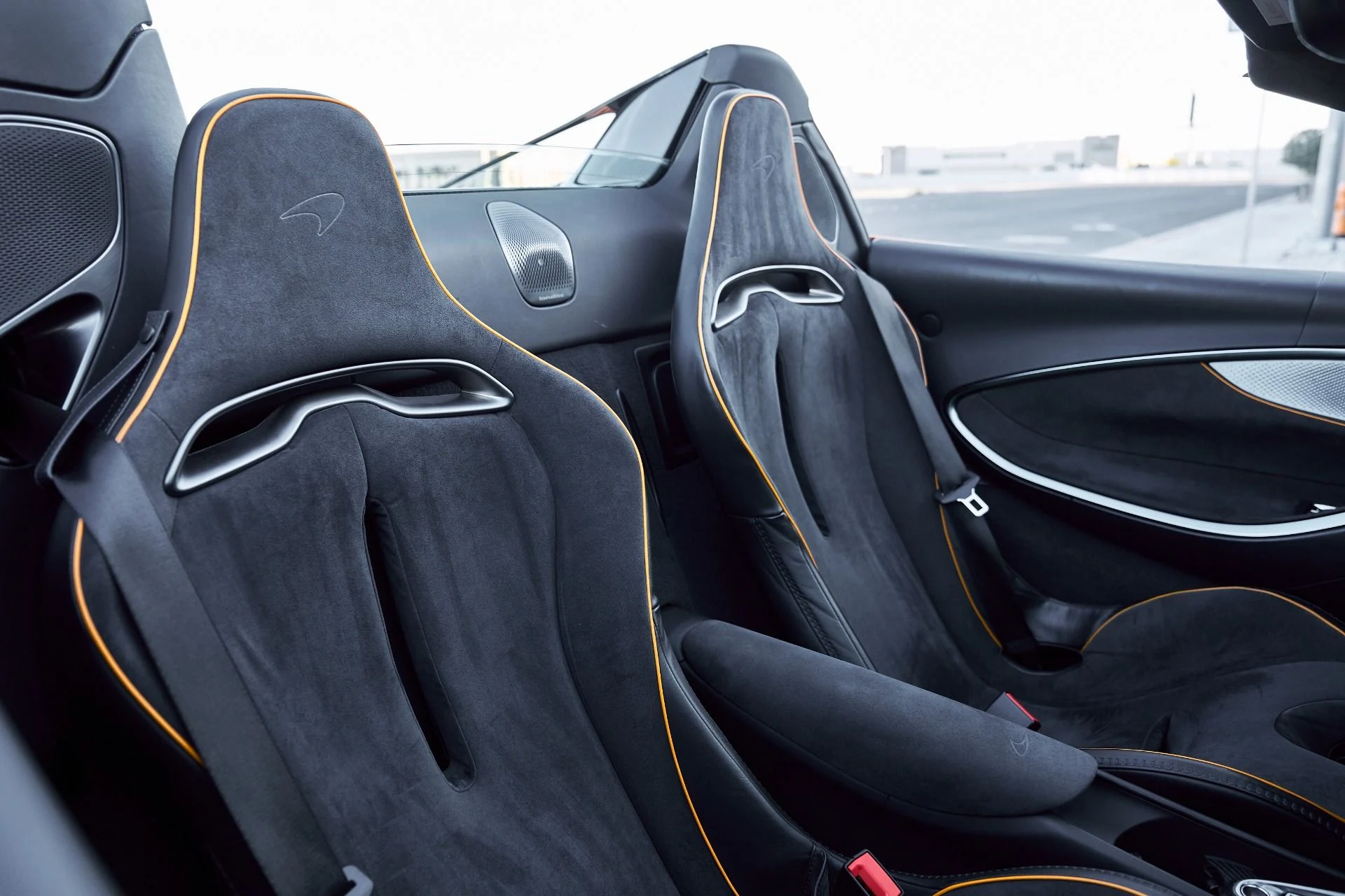 mph045_2964577396_Used_2025_Mc_Laren_Artura_Performance_1769481866_71dc7d8a83