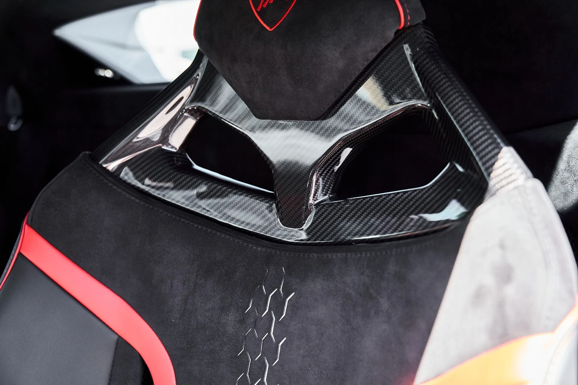 mph045_2974699467_Used_2023_Lamborghini_Huracan_1778117640_27461a06d6