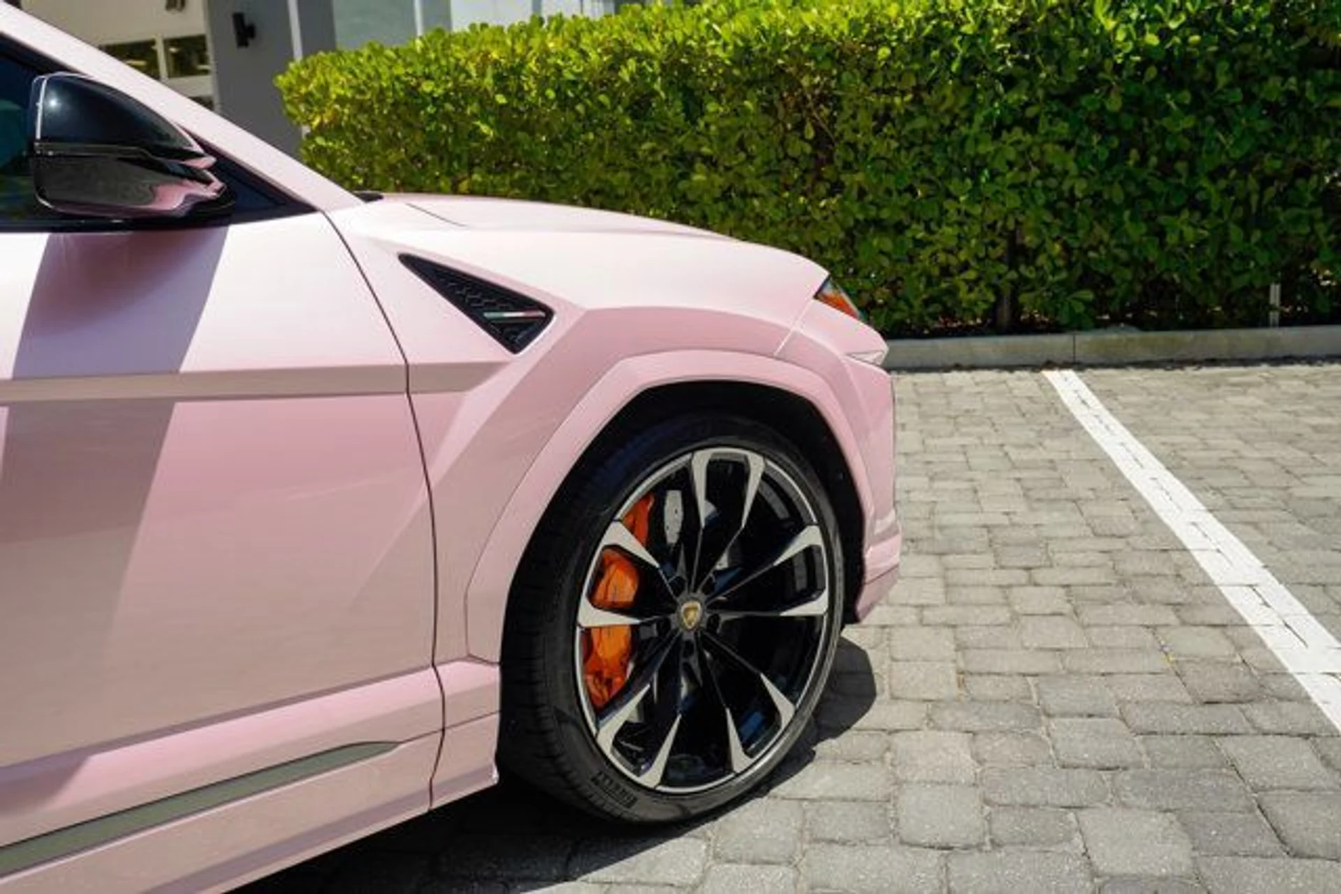 mph045_2980384378_used_2021_lamborghini_urus_awd_14354_22713615_46_640_f8cda09fd5