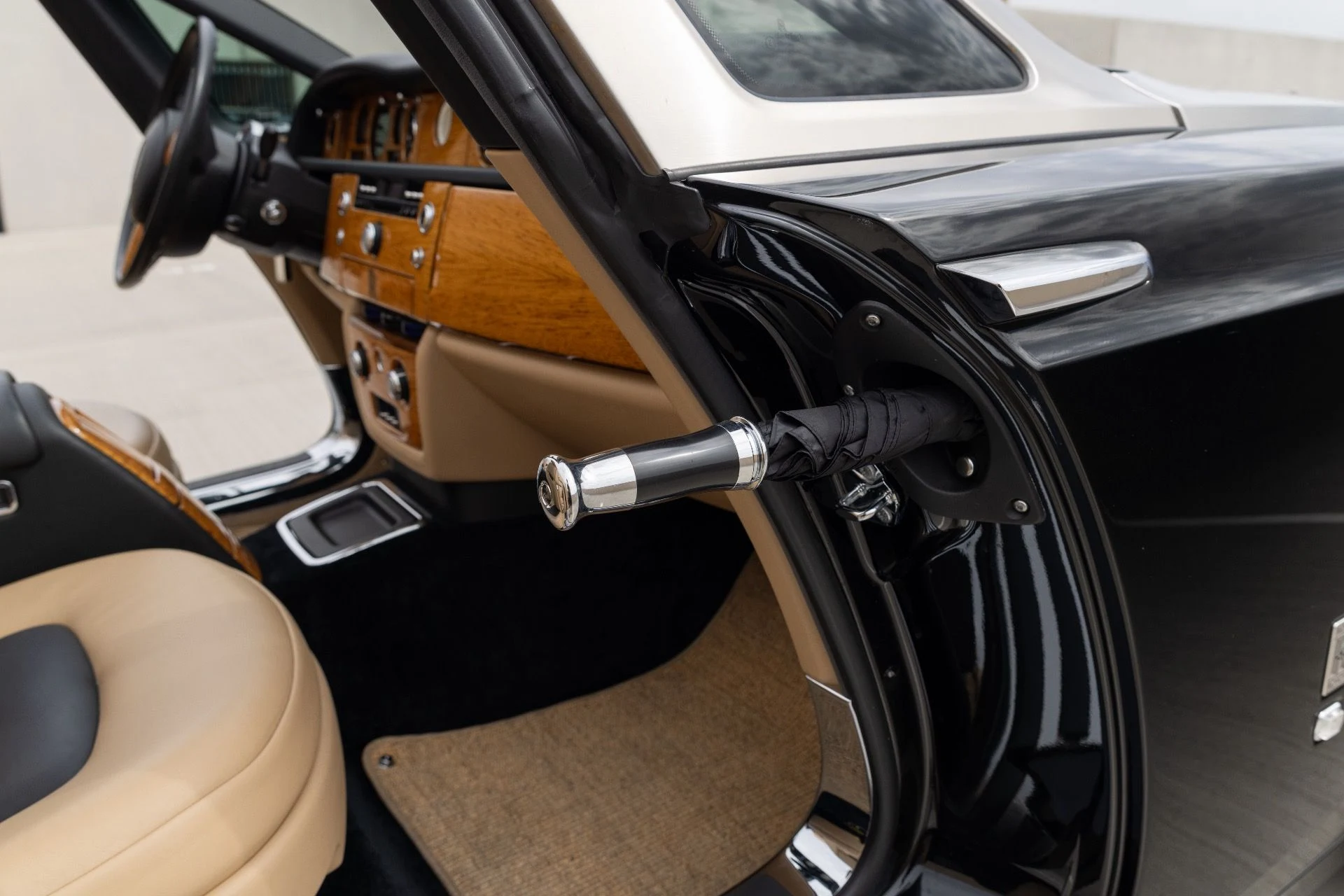 mph045_2986580457_Used_2009_Rolls_Royce_Phantom_Drophead_Coupe_1775064182_41e22f295a