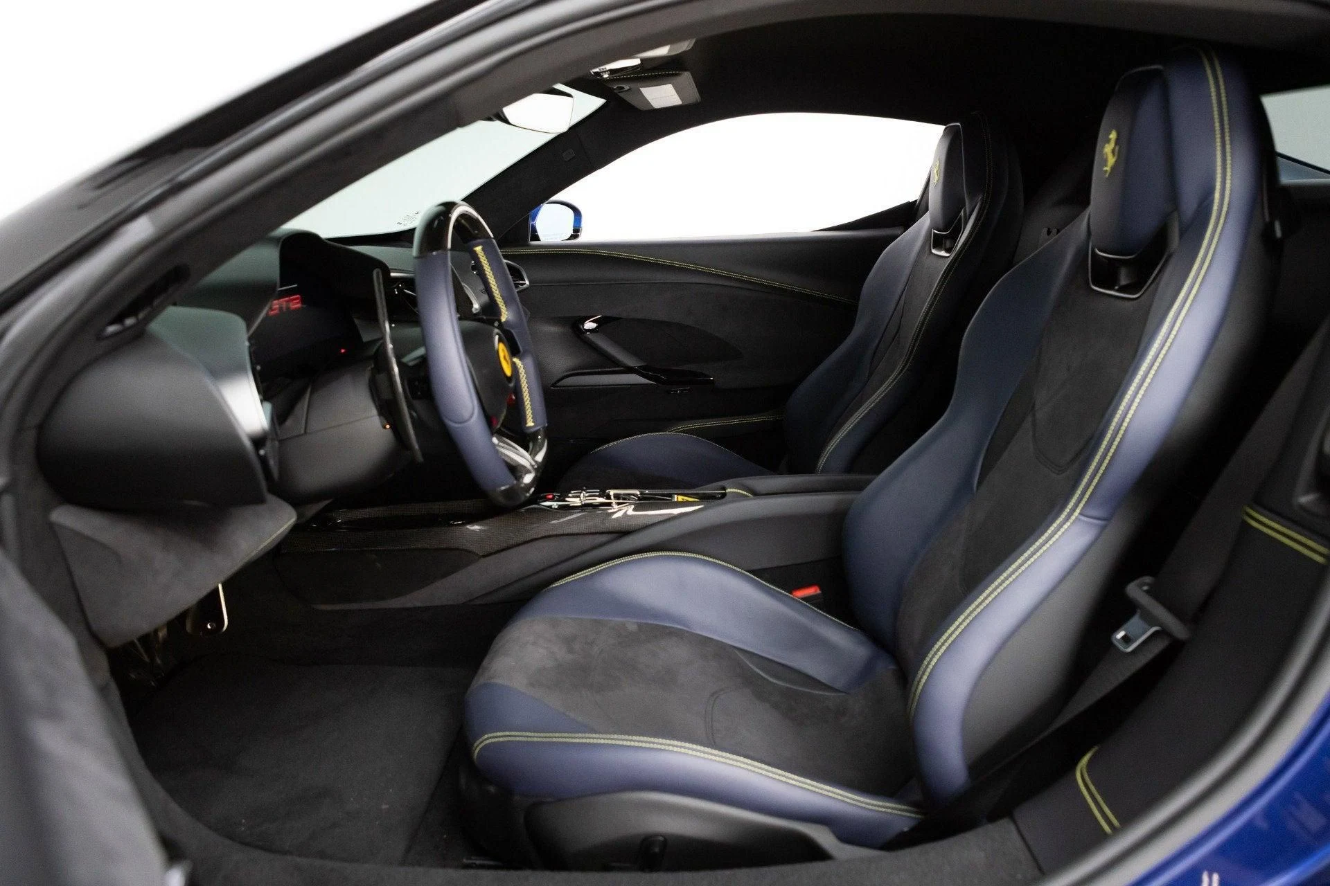 mph045_298854100_Used_2025_Ferrari_296_GTB_1777349745_60cc886357