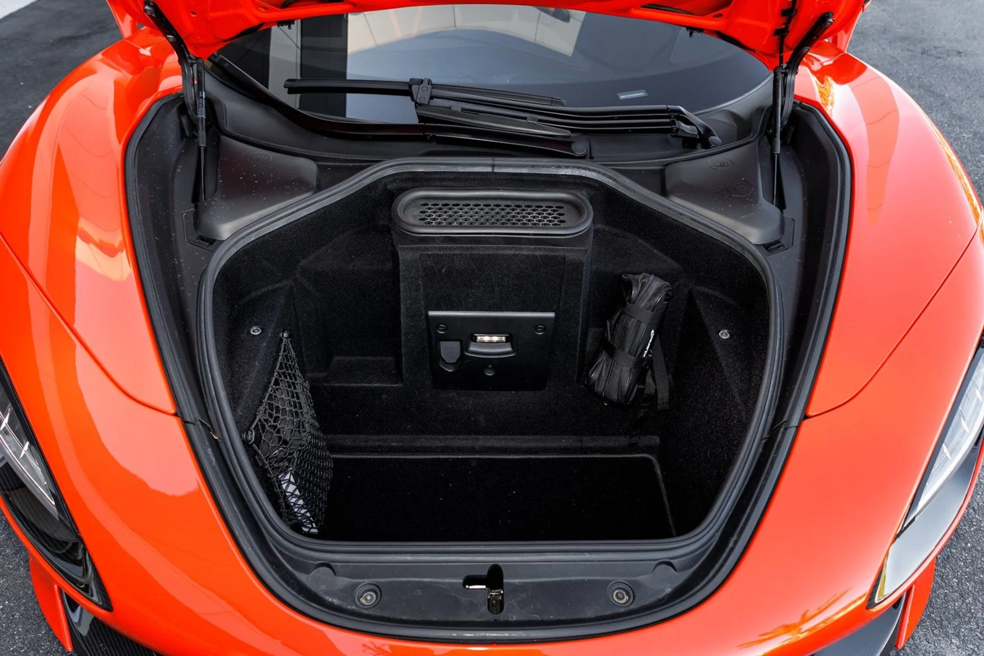 mph045_2990789037_625_p46_l_a865093fd8