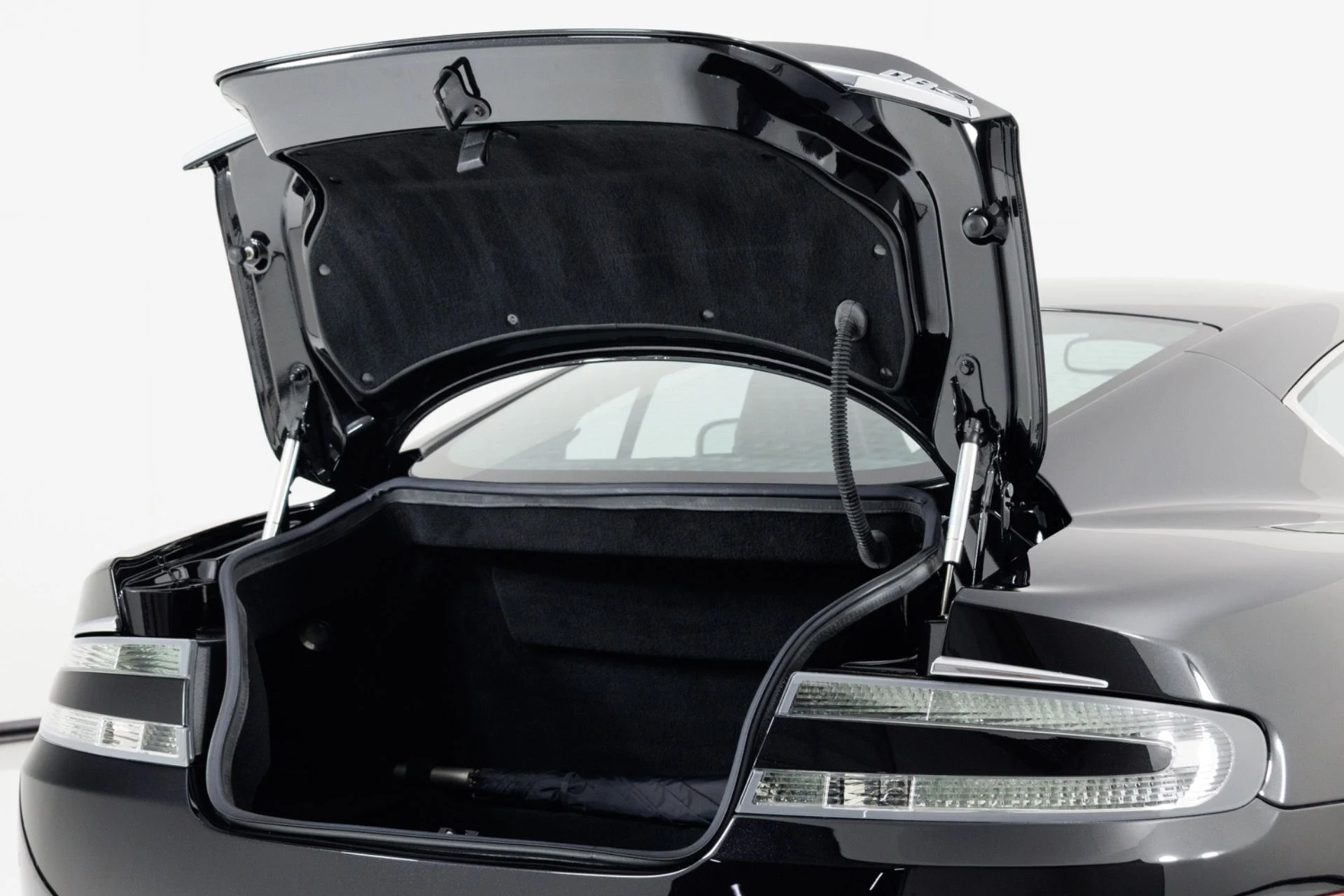 mph045_3007265694_Used_2009_Aston_Martin_DBS_V12_Manual_1785525202_8339eaf787