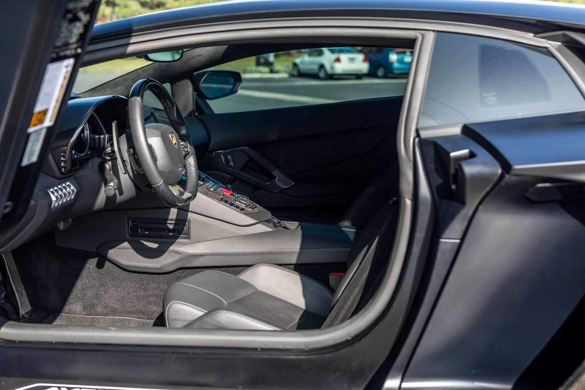 mph045_3009911107_Used_2014_Lamborghini_Aventador_LP_700_4_1776699950_8d671317ab