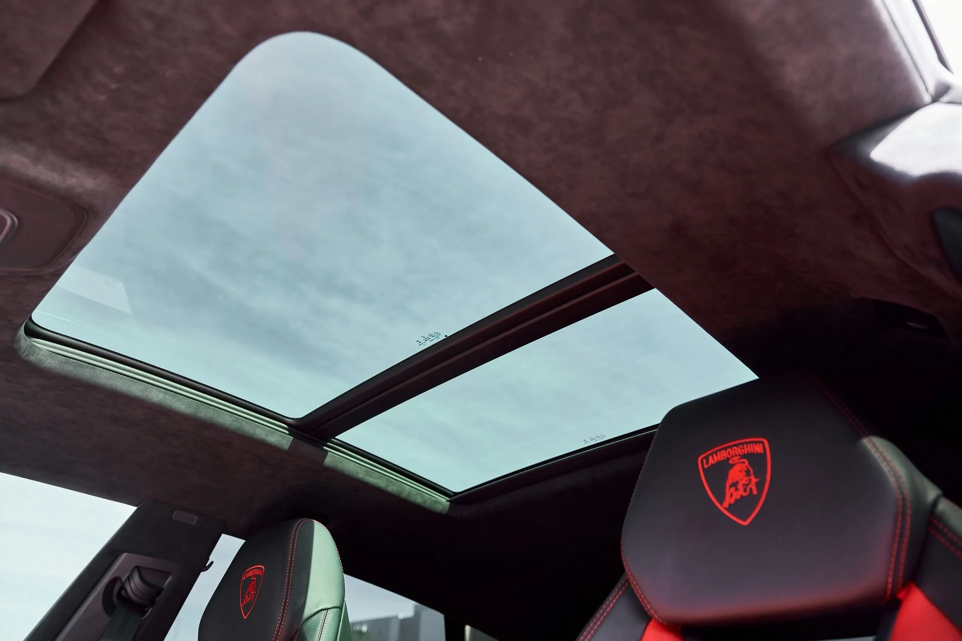 mph045_3026999321_Used_2021_Lamborghini_Urus_1771987865_349c991660