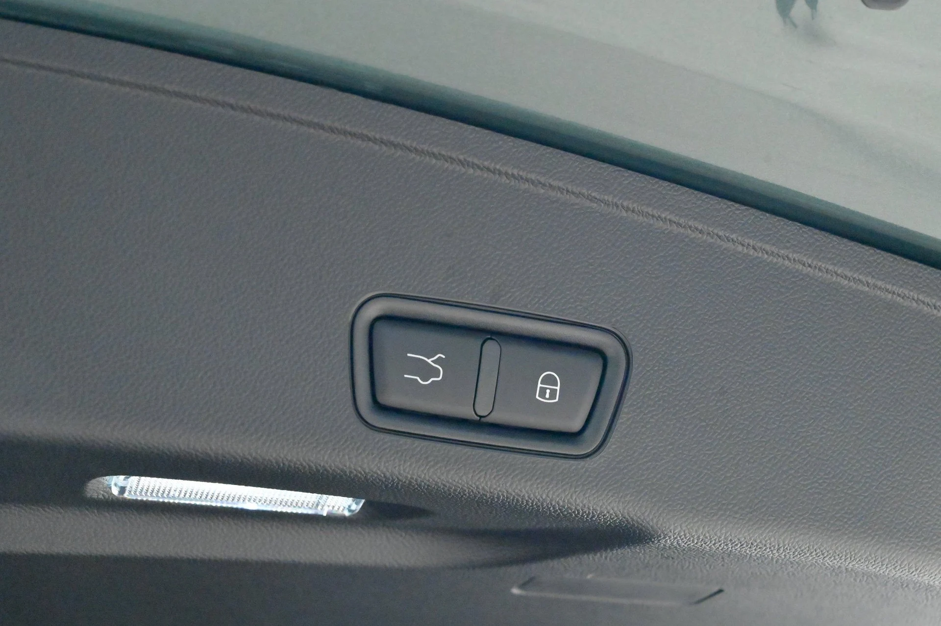 mph045_3046004044_37537b1efe3b4f1e9a640ad878a11957_1f9c5faf09