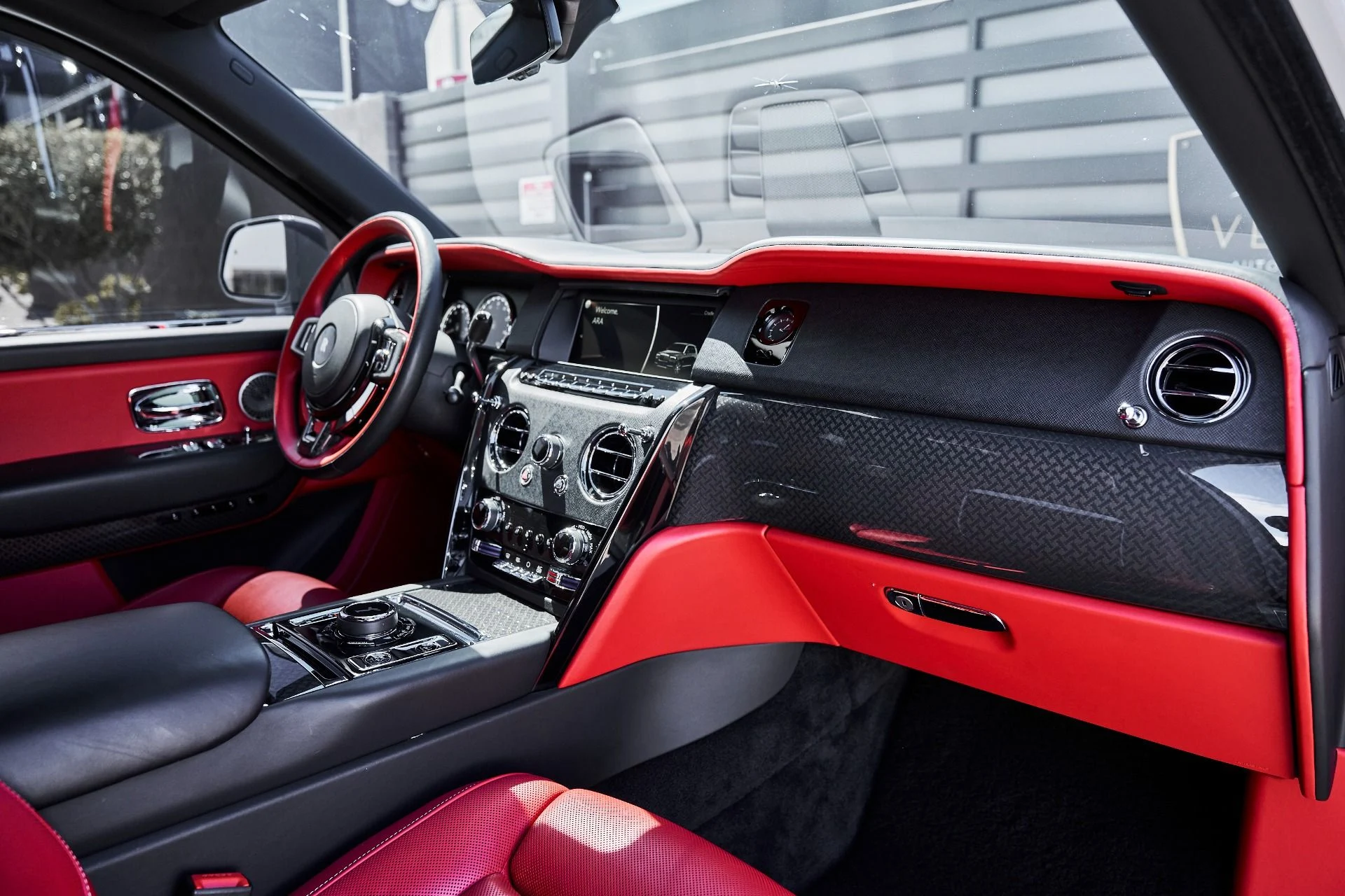 mph045_30619156_Used_2024_Rolls_Royce_Cullinan_Black_Badge_1775871015_fb3eba8e96