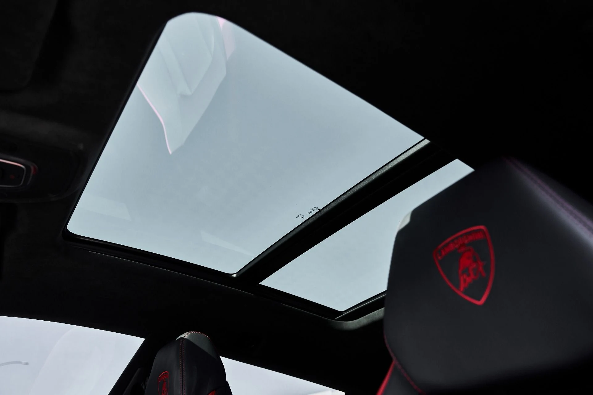 mph045_3064947872_Used_2025_Lamborghini_Urus_SE_1778289243_047526121c
