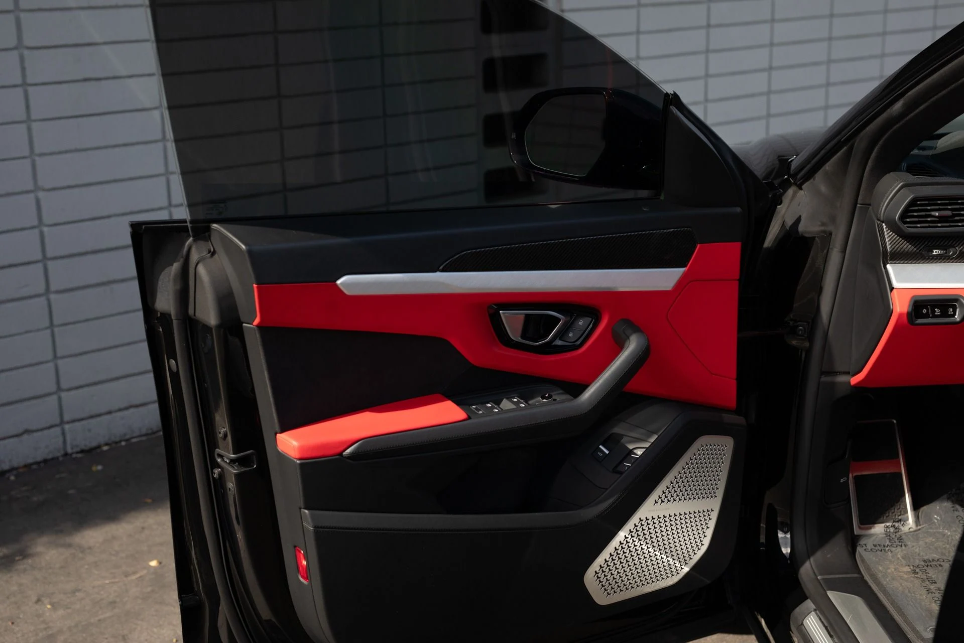 mph045_3067834006_Used_2020_Lamborghini_Urus_1739816000_a318869d13