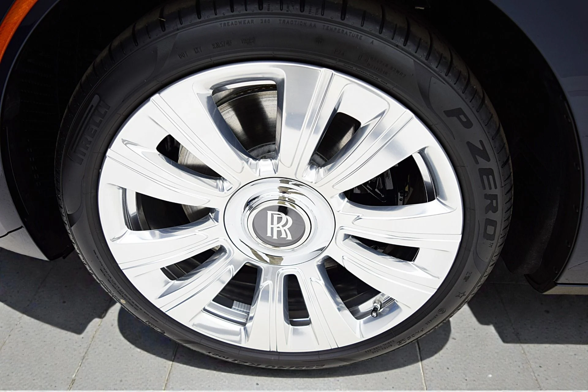 mph045_3072226754_Used_2023_Rolls_Royce_Ghost_LEASE_OPTIONS_AVAILABLE_0d7948d054