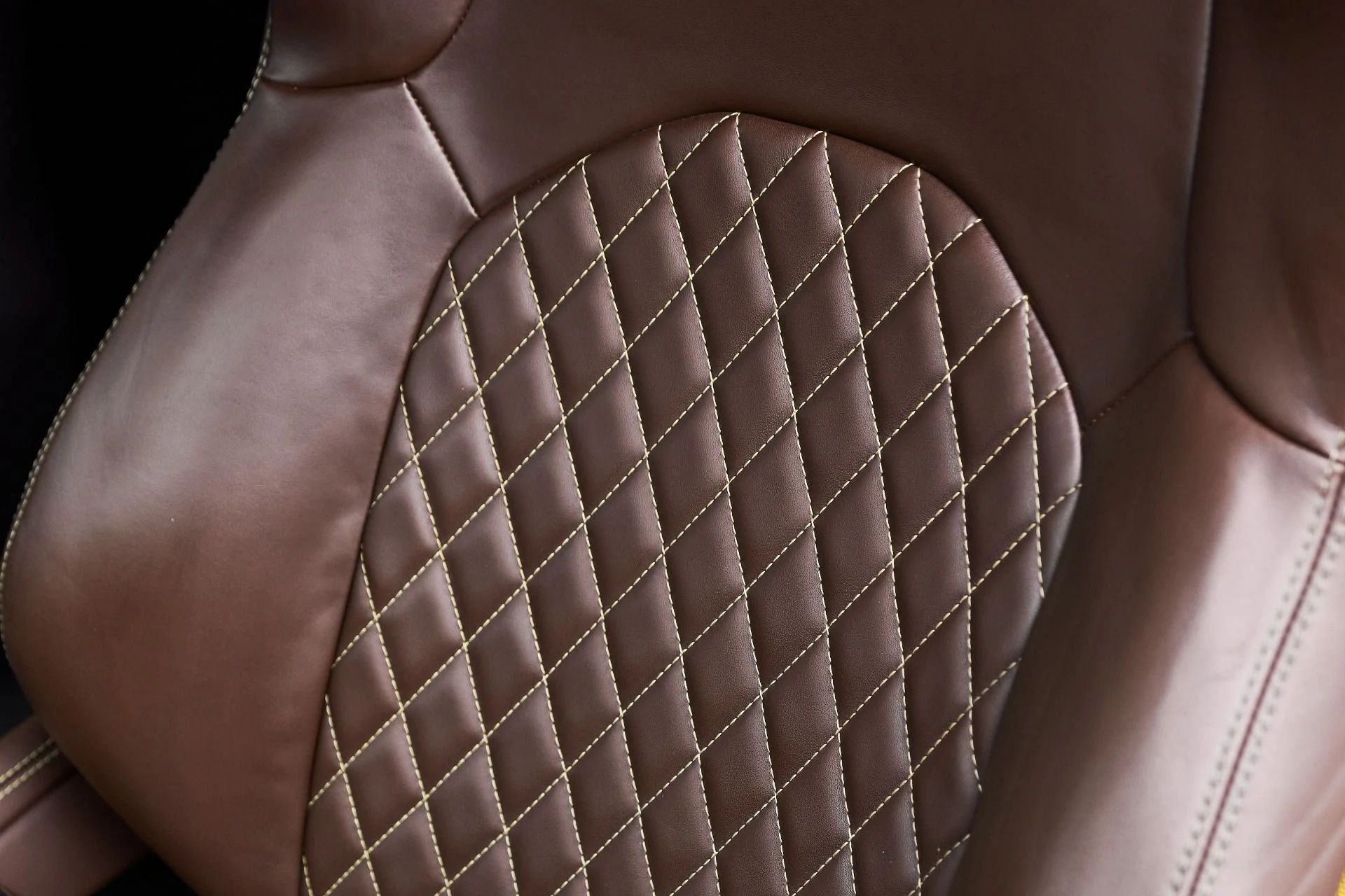 mph045_3074913406_Used_2020_Ferrari_F8_Tributo_Base_1761597673_ddd6814e0c