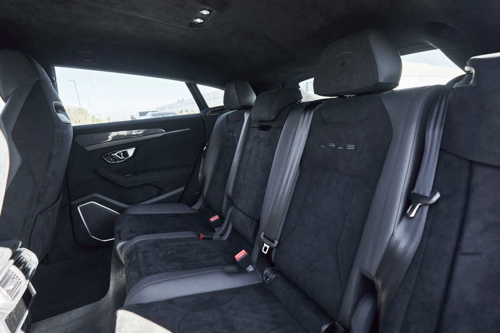 mph045_307581313_Used_2023_Lamborghini_Urus_Performante_1761860784_a7459c1e16