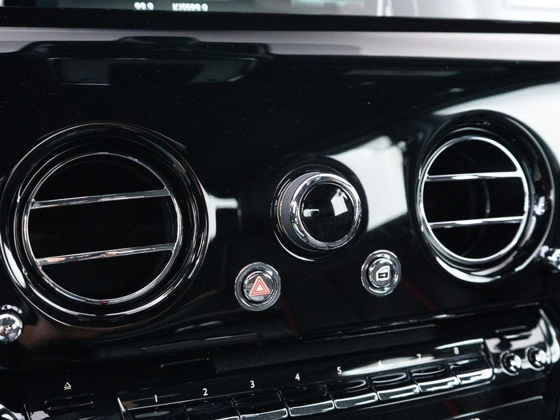 mph045_3089794301_4870d8dc39fc7f4473cd617ac016ff1a_65319d7e23