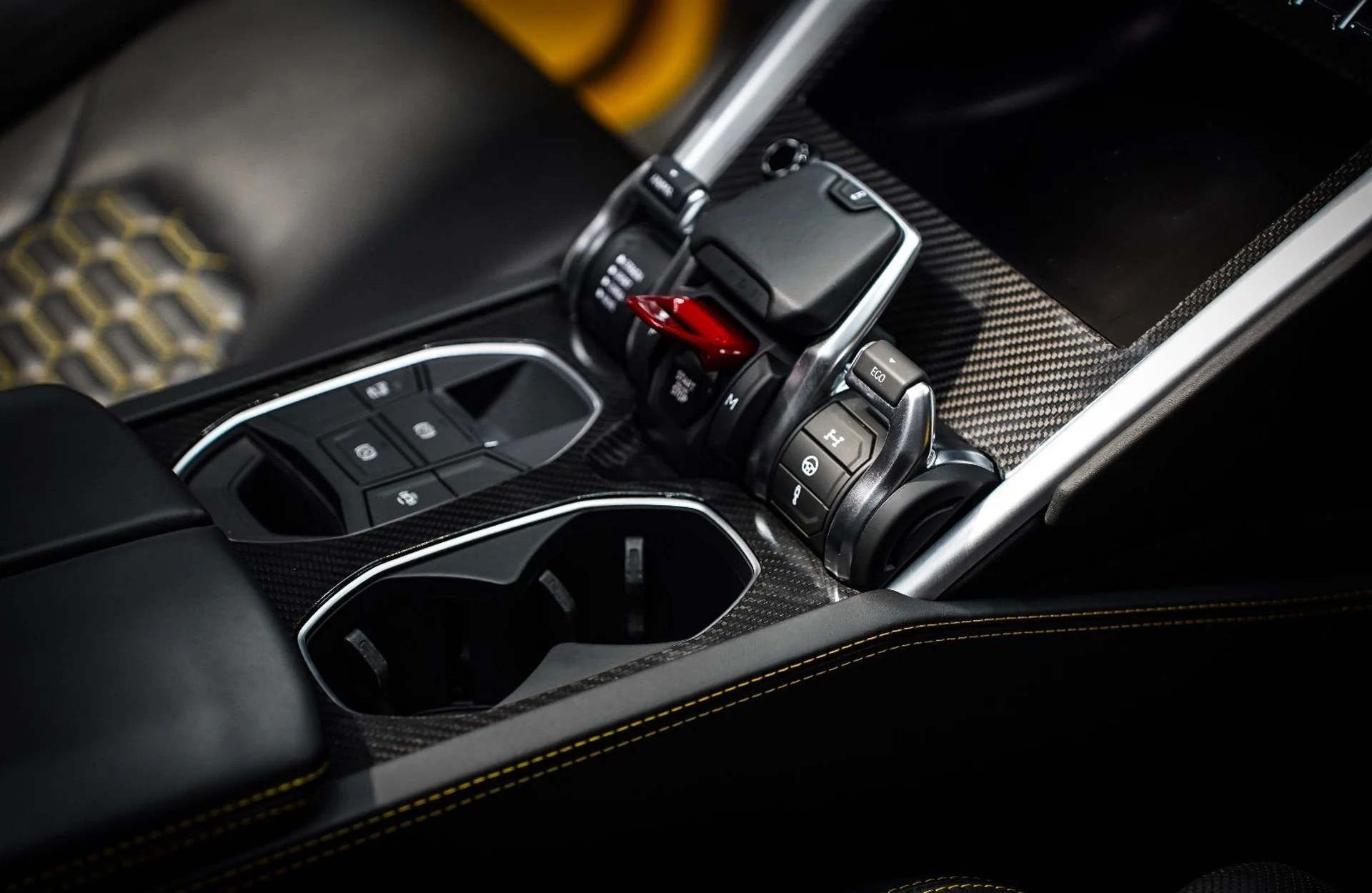 mph045_3109027977_37414663_07319_2020_lamborghini_urus_047_a023cac720