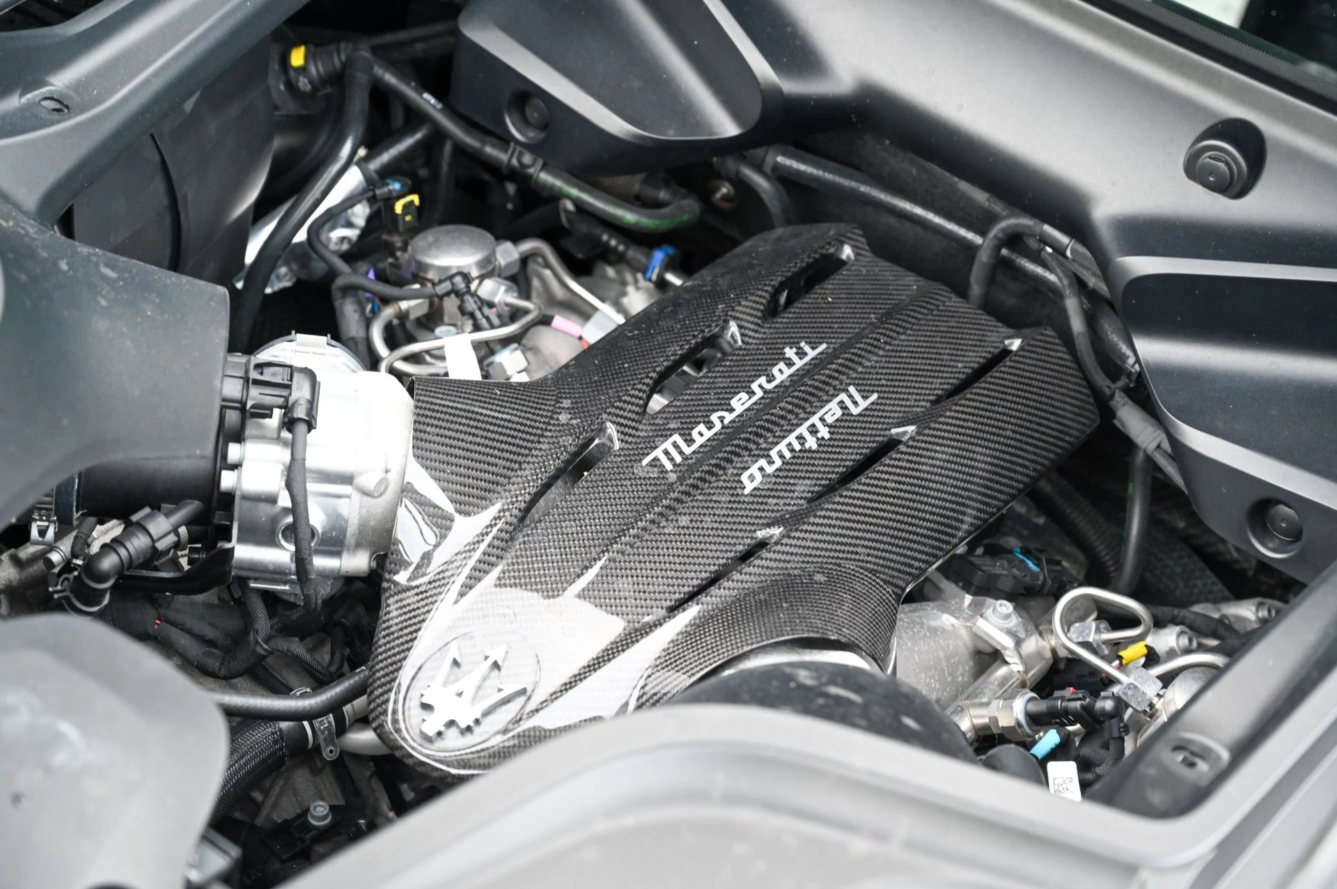 mph045_3117103260_Used_2022_Maserati_MC_20_1715696668_71c91d3be1