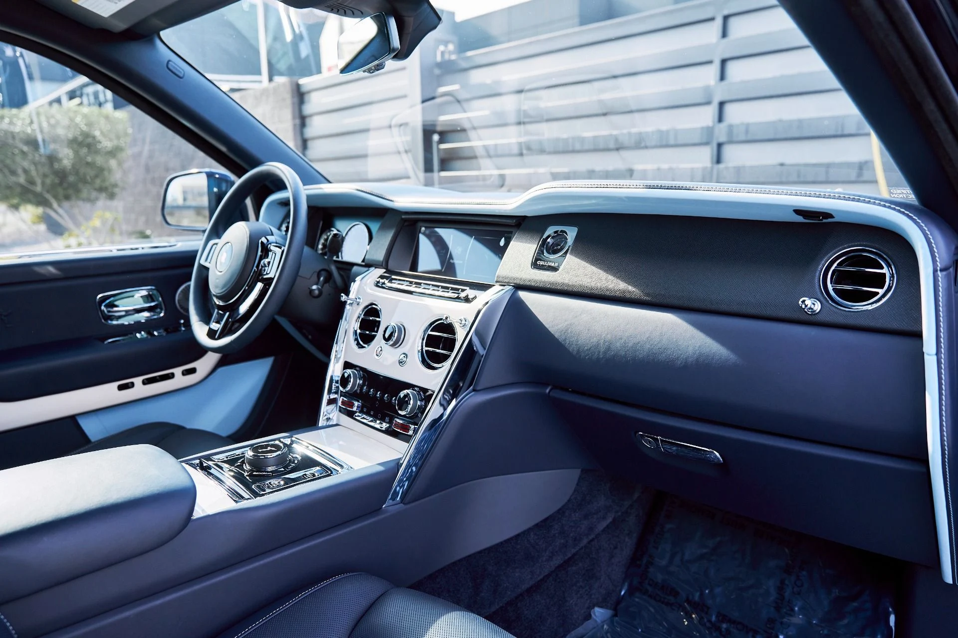 mph045_3119600916_Used_2022_Rolls_Royce_Cullinan_Base_1767400115_007bf698a2