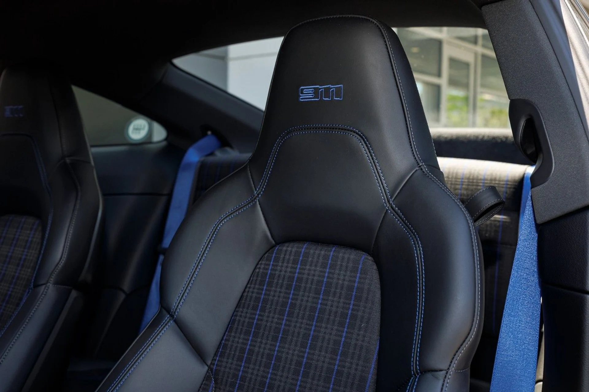 mph045_3165492347_666_p46_l_a2246e150a