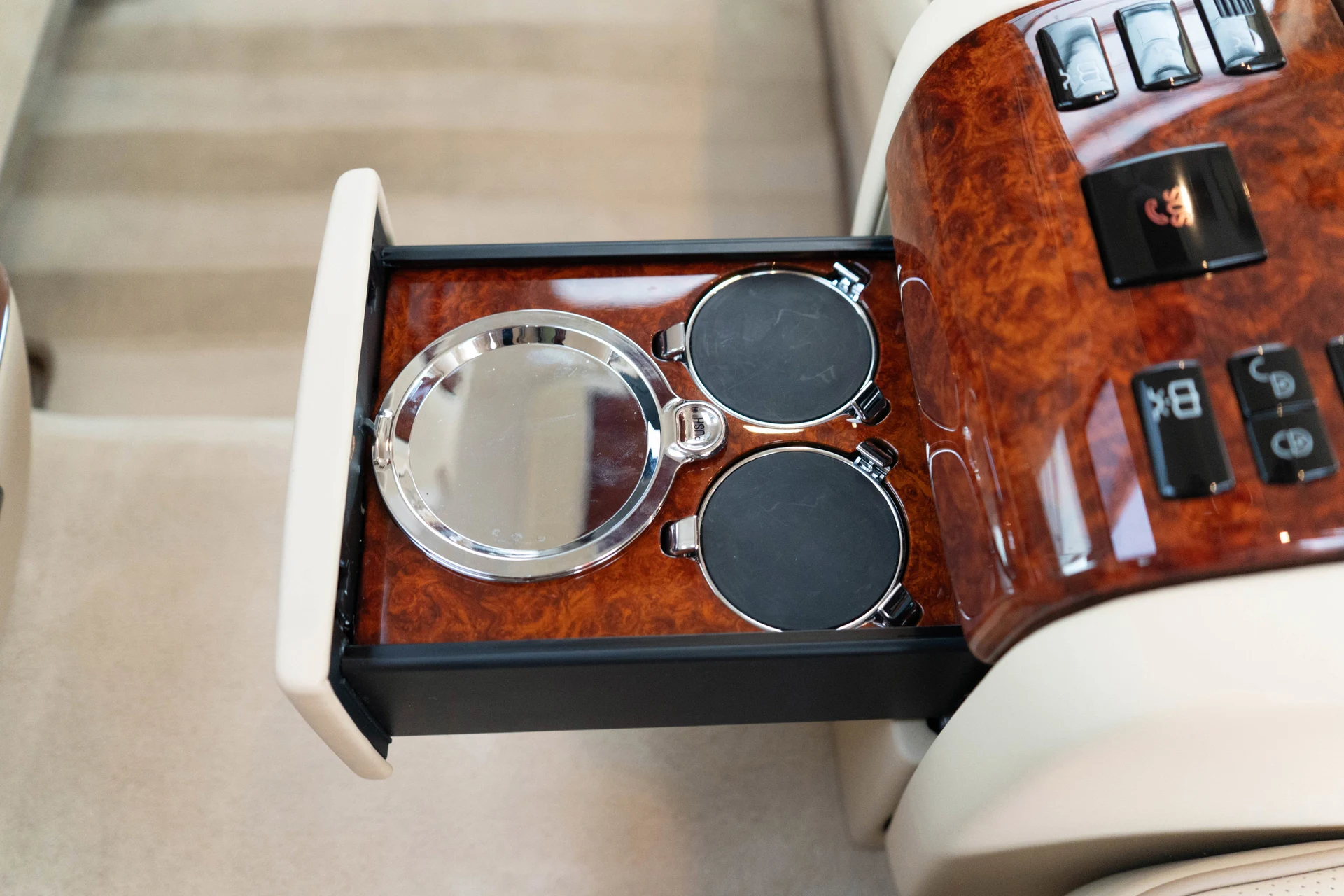 mph045_3175532466_46_aff95c1b42