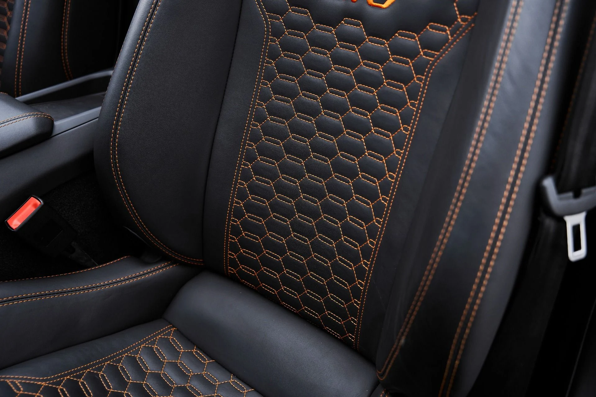 mph045_3194898832_Used_2023_Lamborghini_Huracan_EVO_Base_1775006698_f19768266d