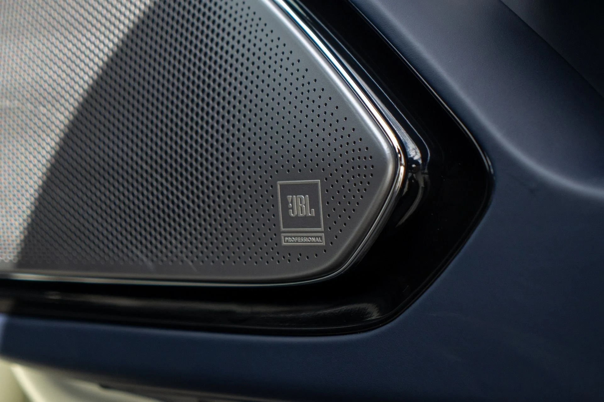 mph045_3197343968_Used_2022_Ferrari_Roma_1764790245_1ade887d76