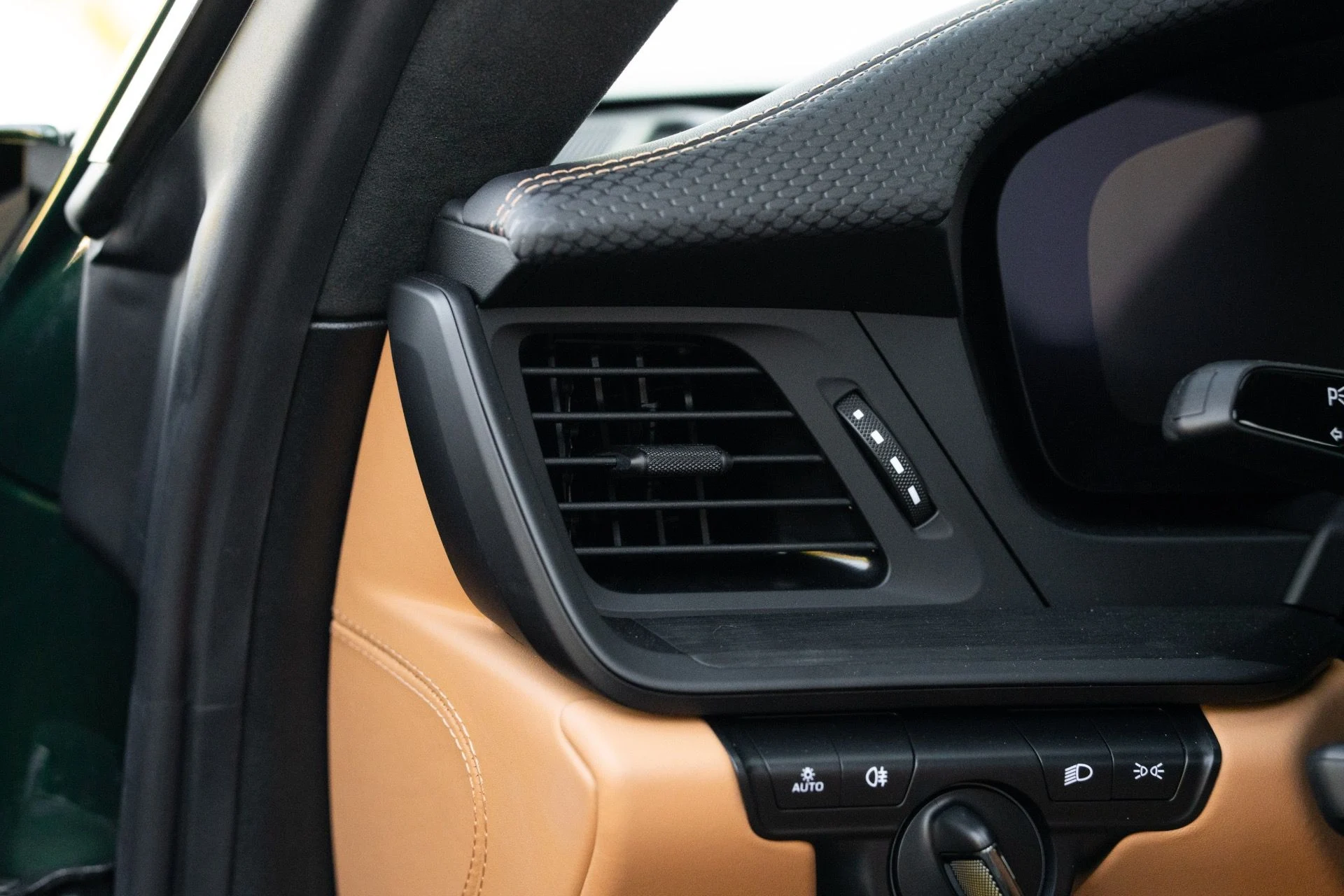 mph045_3215237853_Used_2026_Porsche_911_GT_3_Touring_1770143984_dc0e85978f