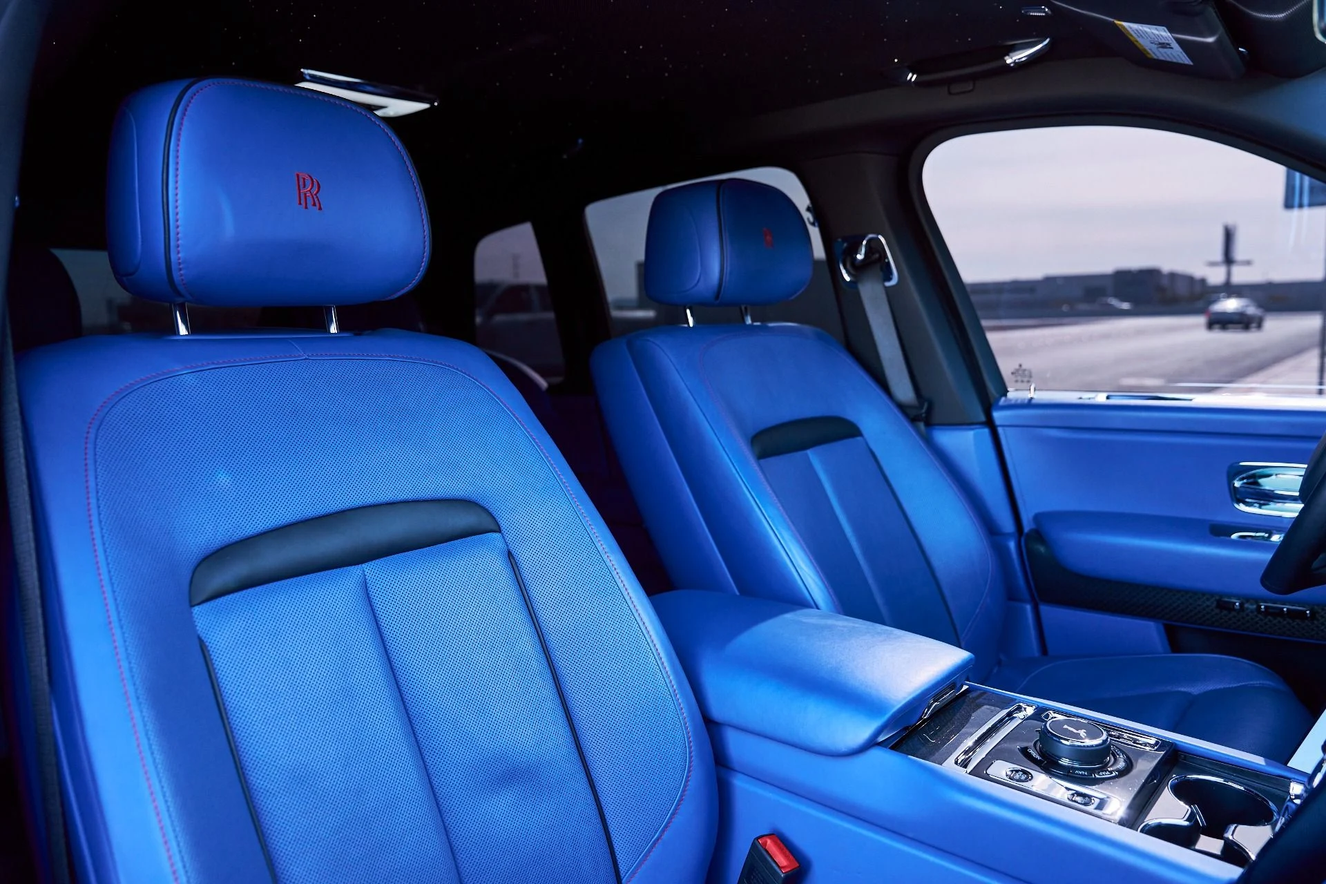 mph045_32165018_Used_2021_Rolls_Royce_Cullinan_Base_1770692222_3ea4608f66