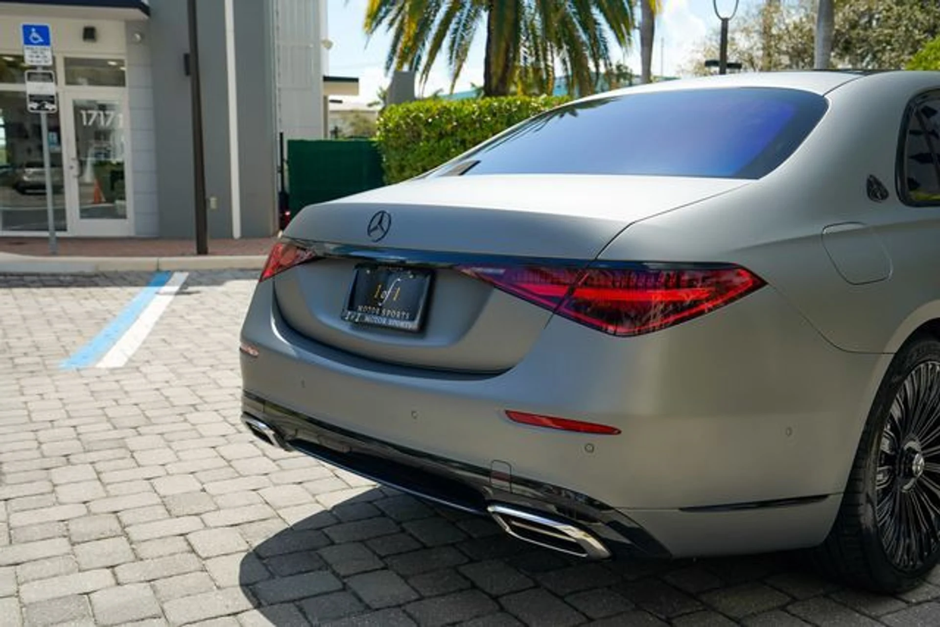 mph045_3220283332_22986852_46_6ac4df6354