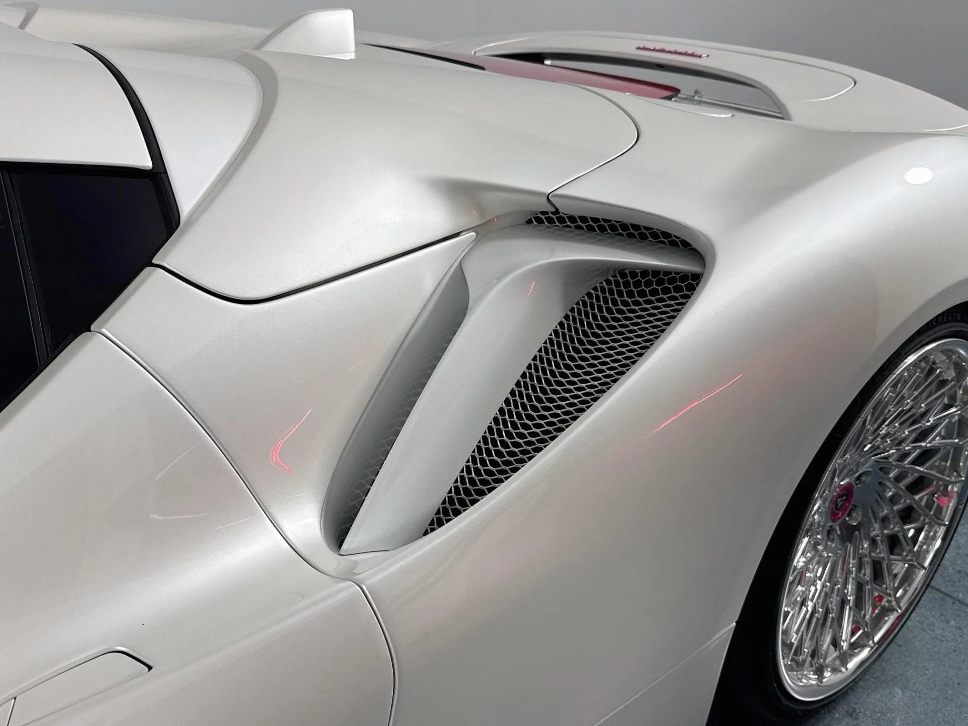 mph045_3232575210_Used_2024_Ferrari_SF_90_Spider_1787783987_90498fe68b