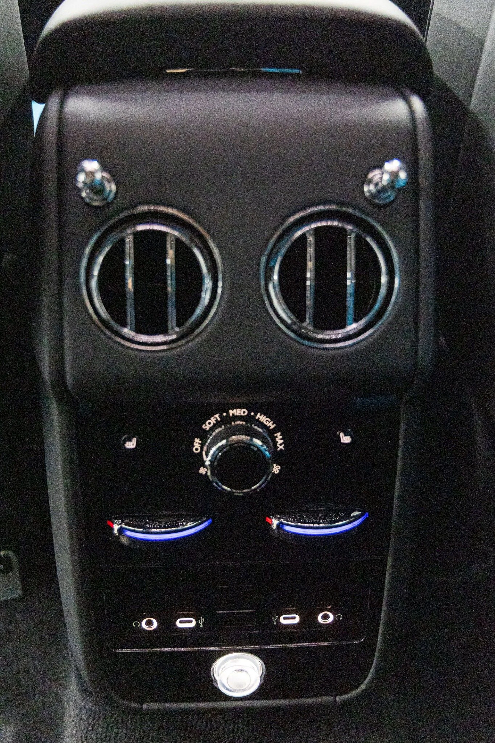 mph045_3237542908_729c678f2f29b8632e498b1ceb56f424x_c7b662e345